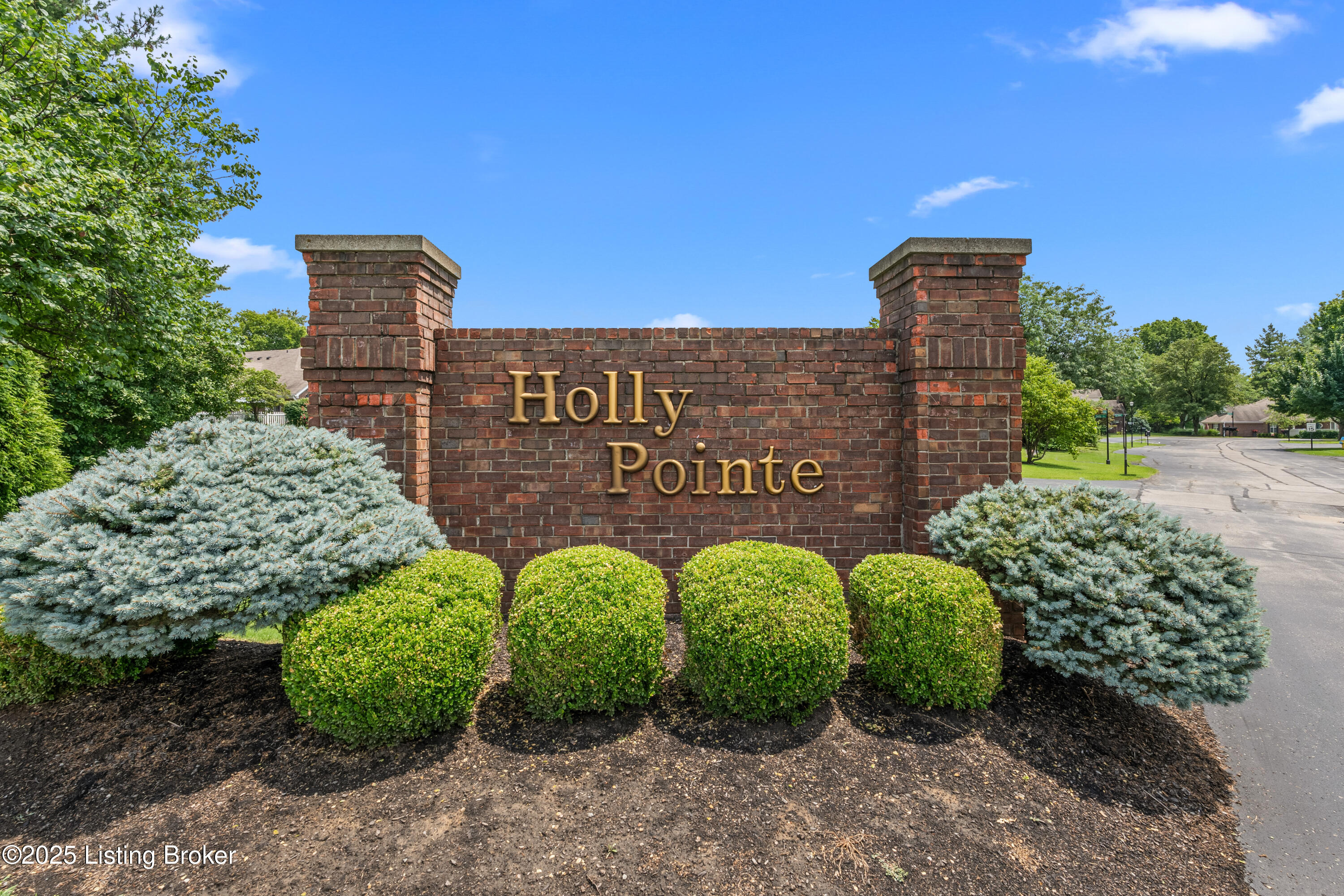 1210 Fox Pointe Dr