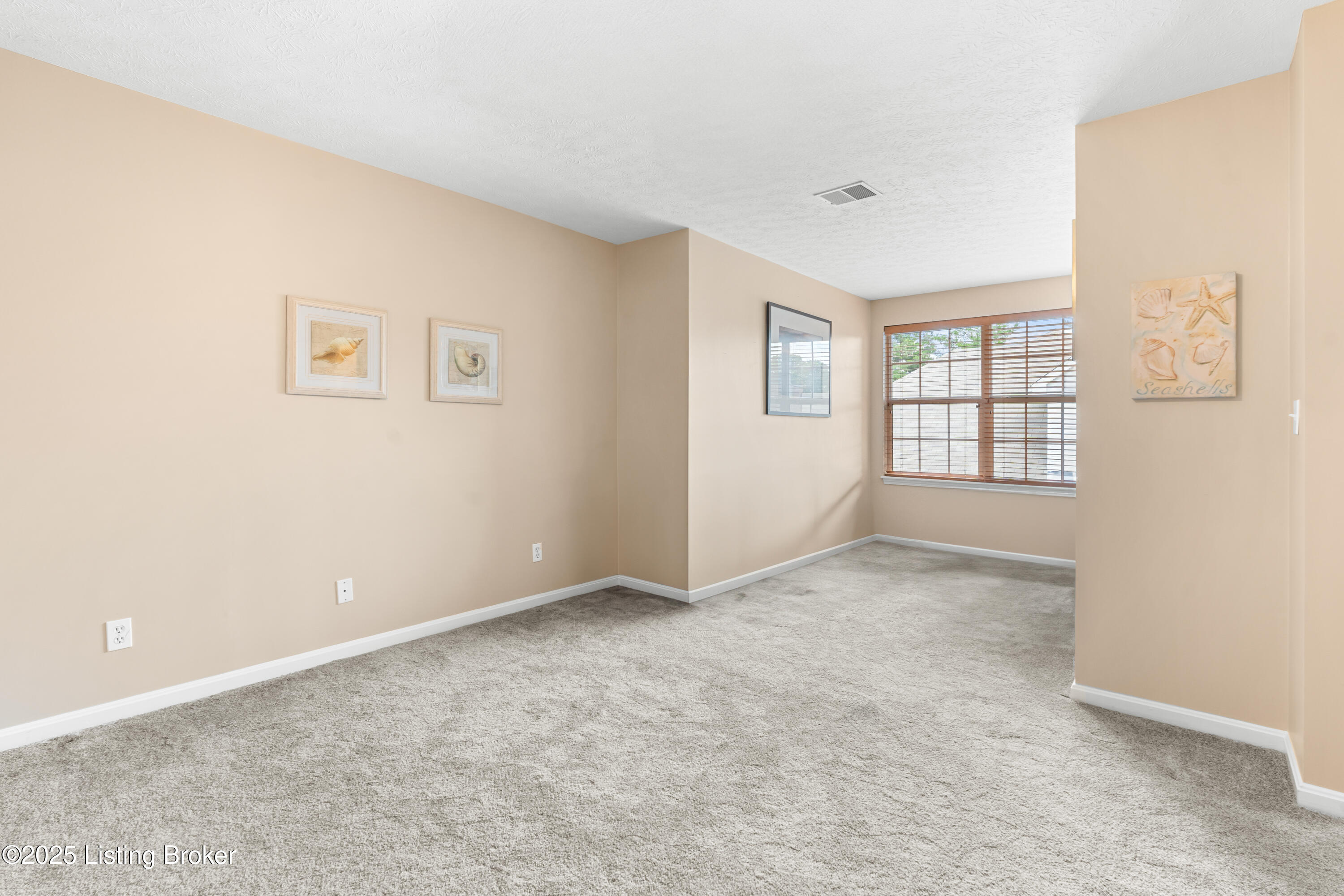 1210 Fox Pointe Dr