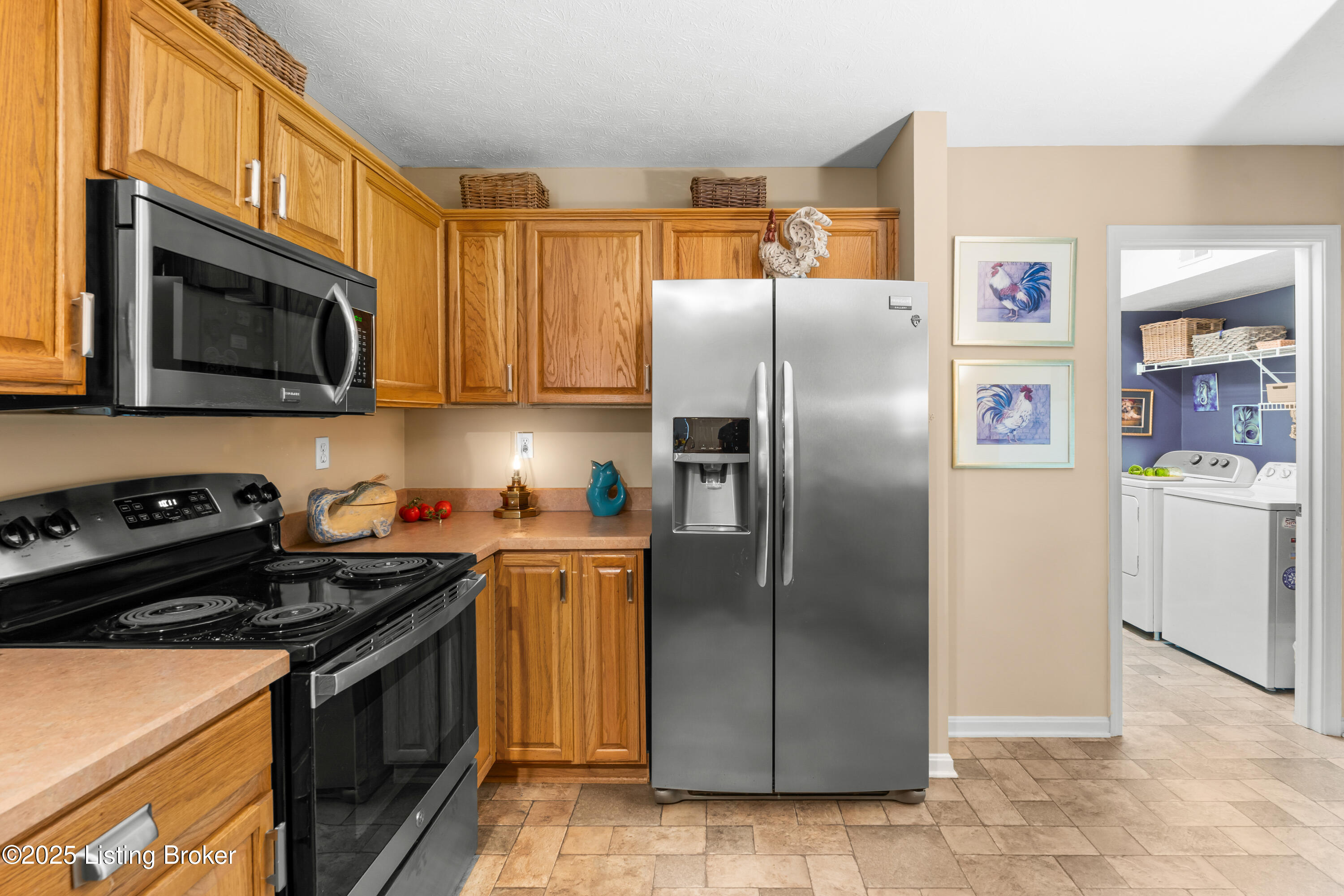 1210 Fox Pointe Dr