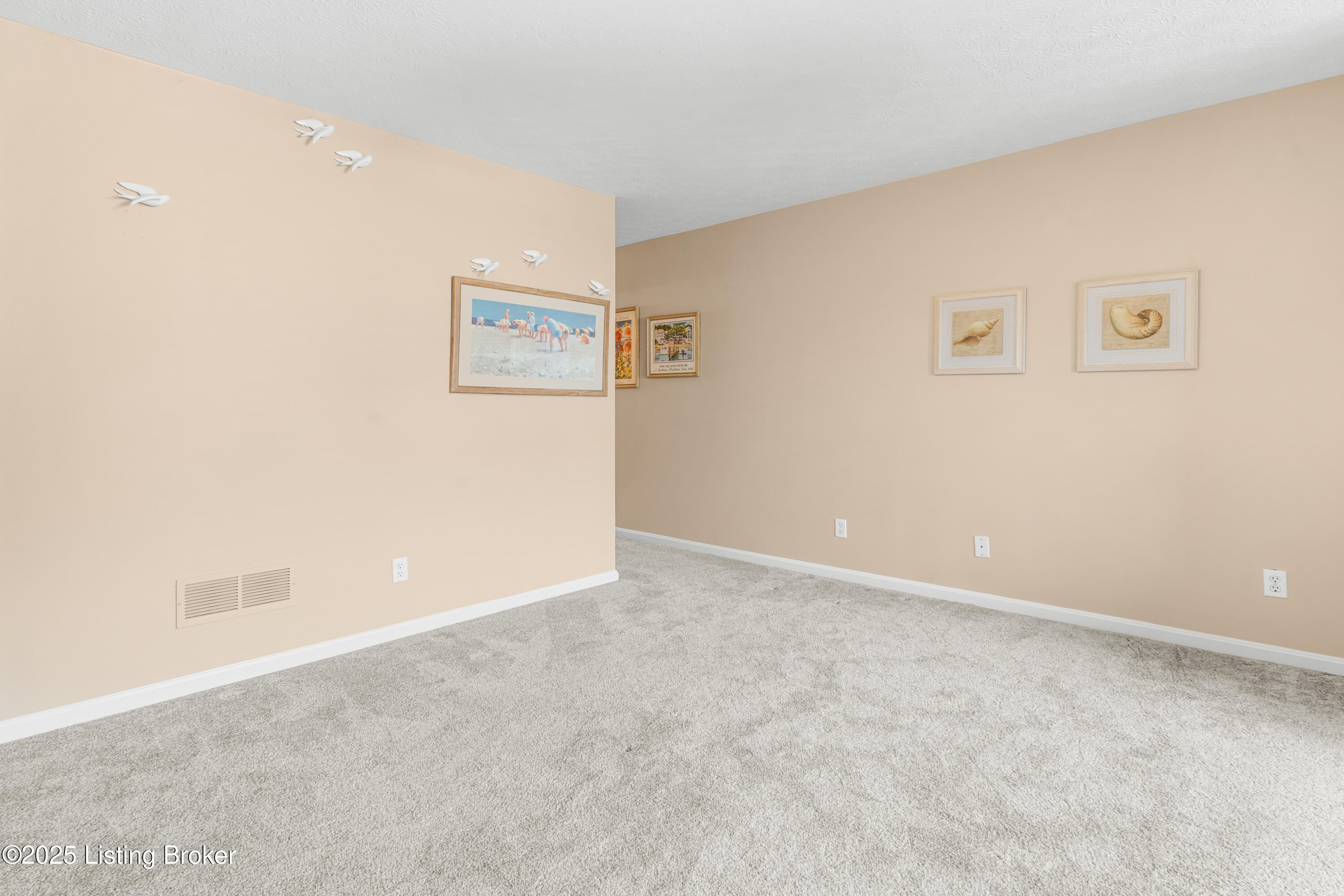 1210 Fox Pointe Dr