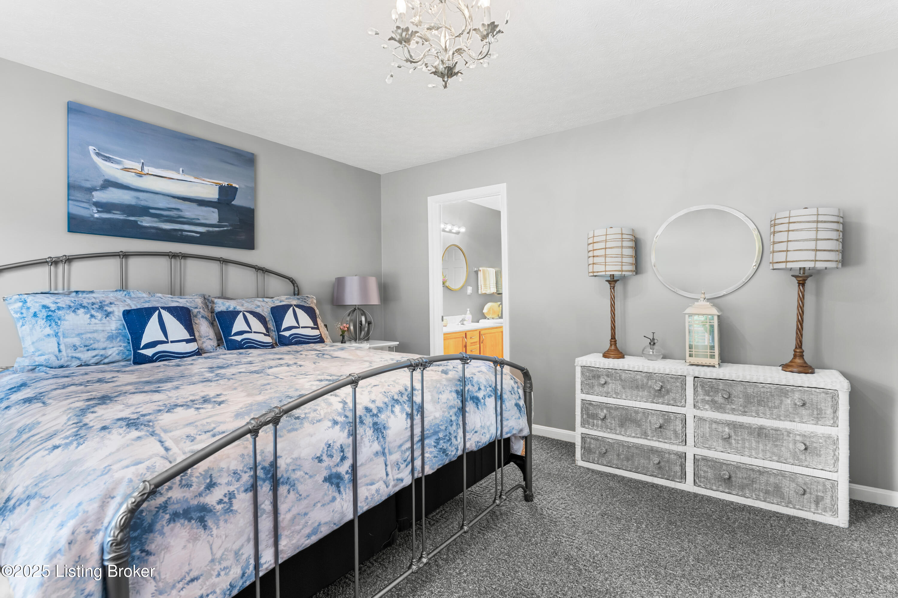 1210 Fox Pointe Dr