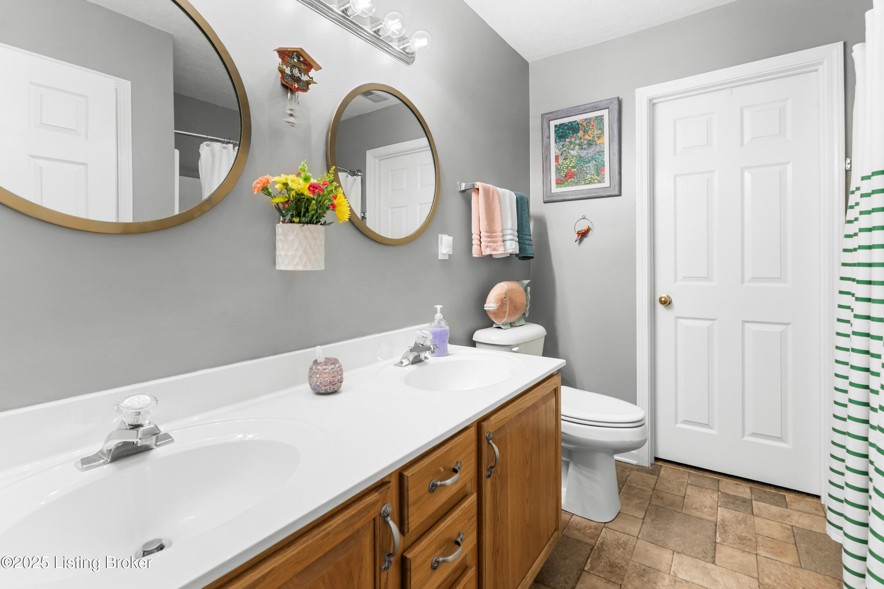 1210 Fox Pointe Dr