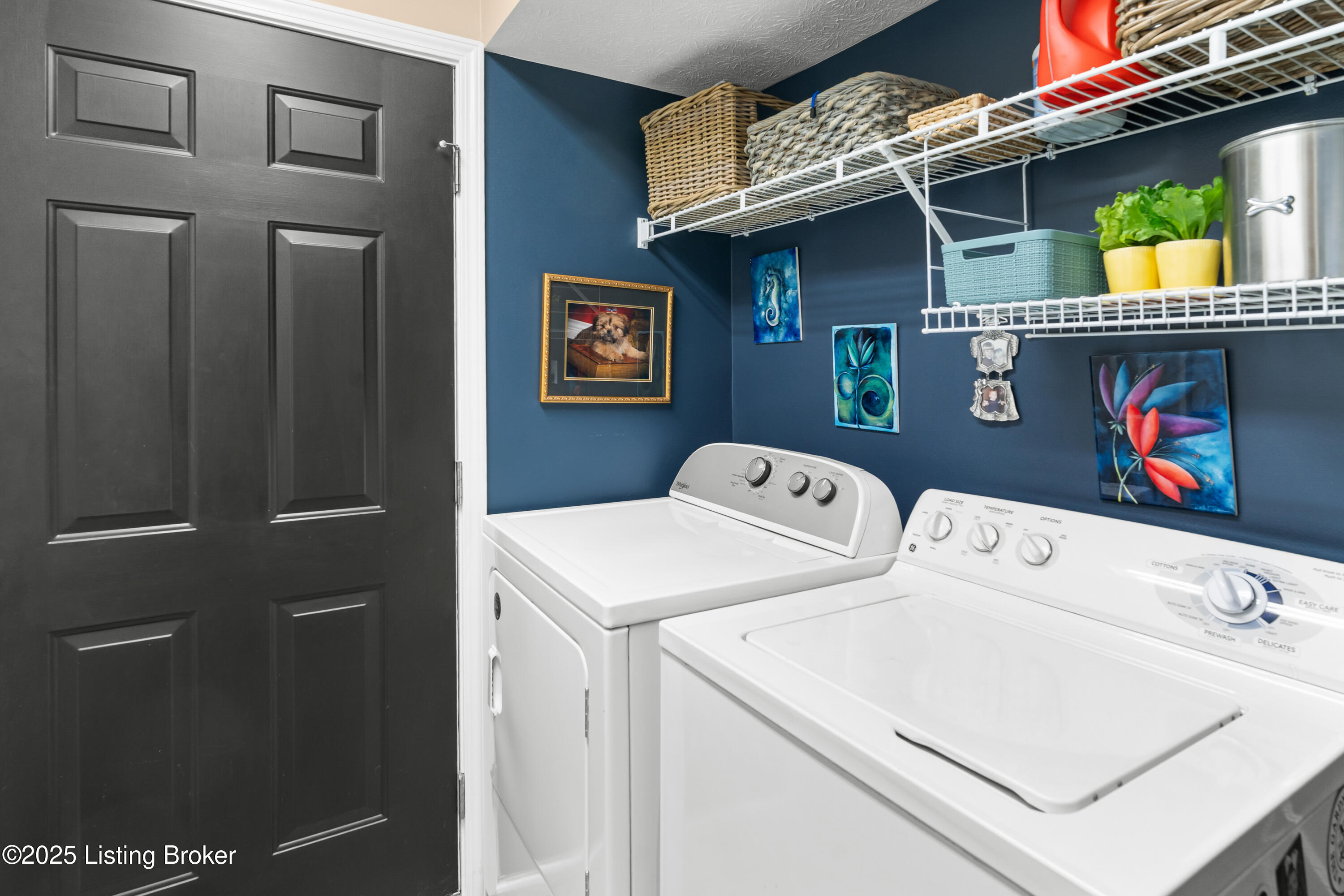 1210 Fox Pointe Dr