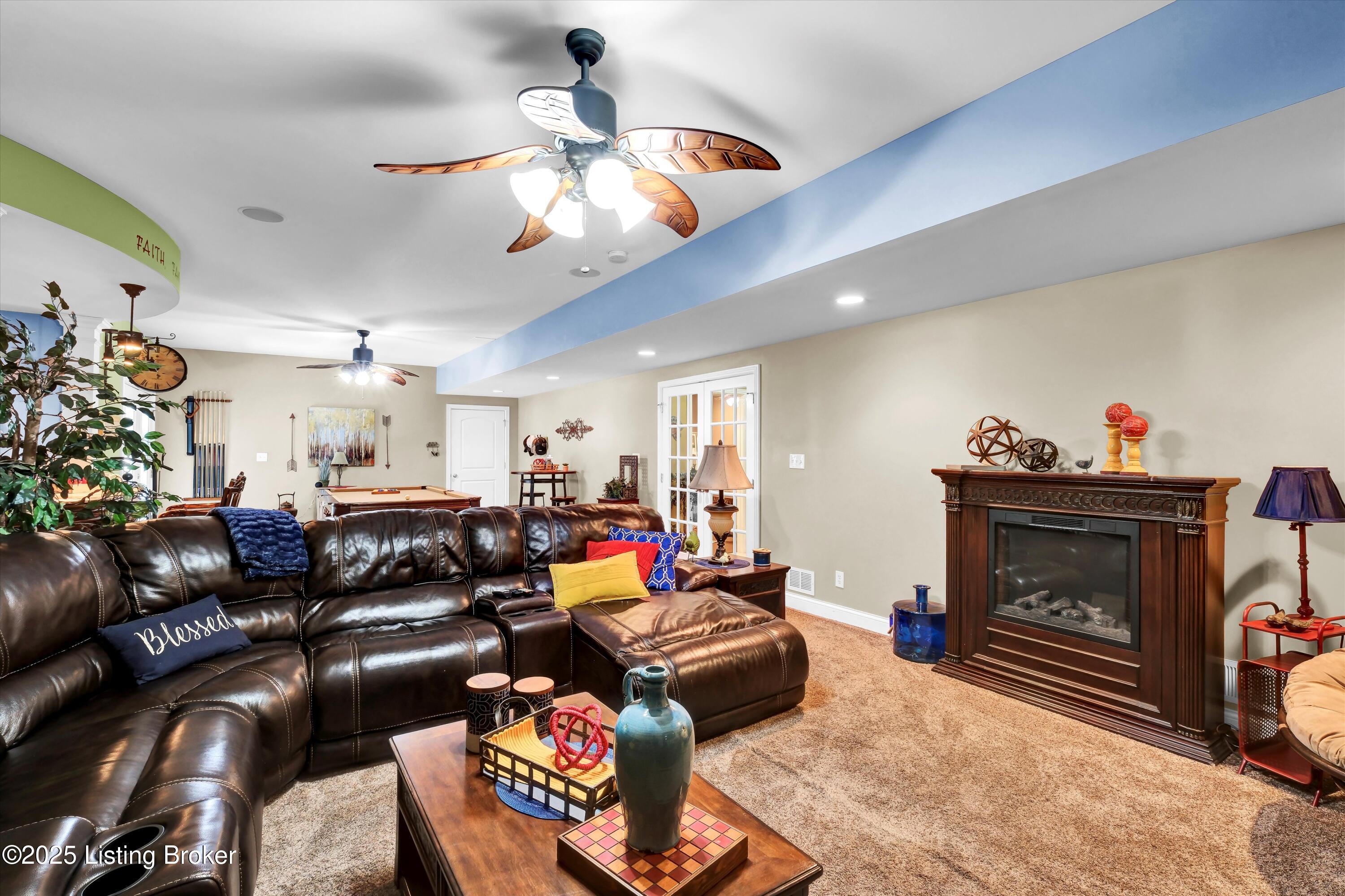 9007 Hi View Ln