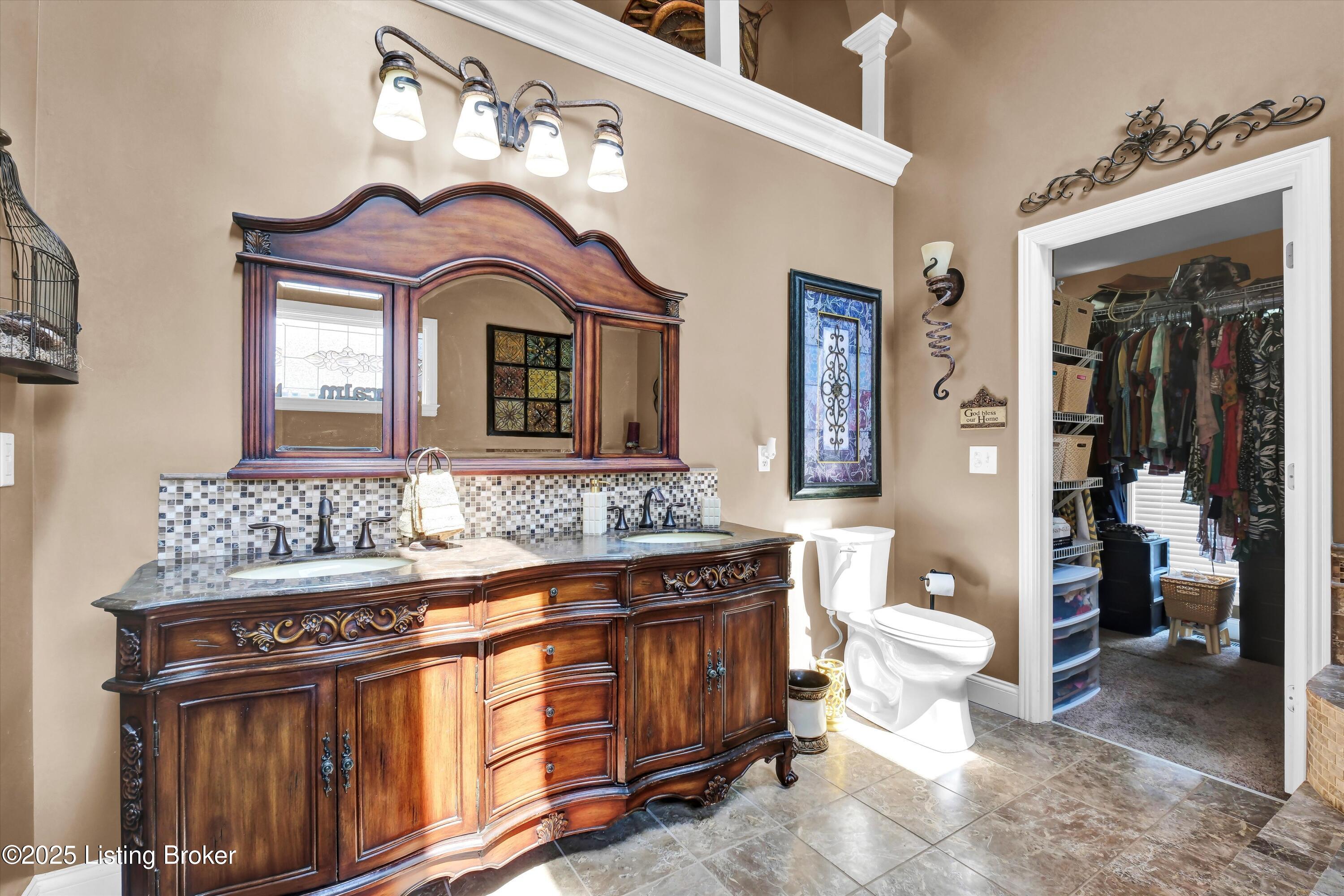 9007 Hi View Ln