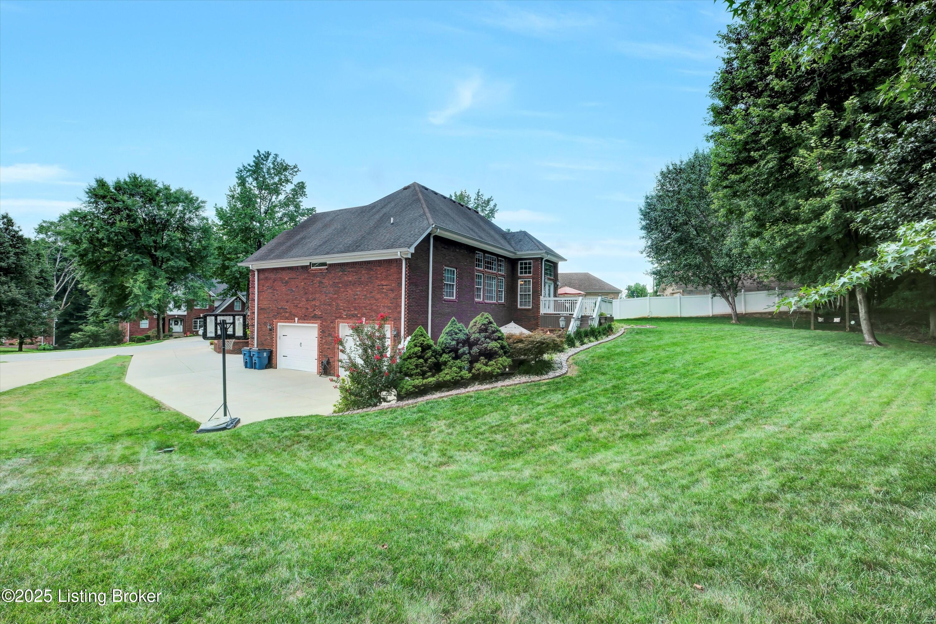 9007 Hi View Ln