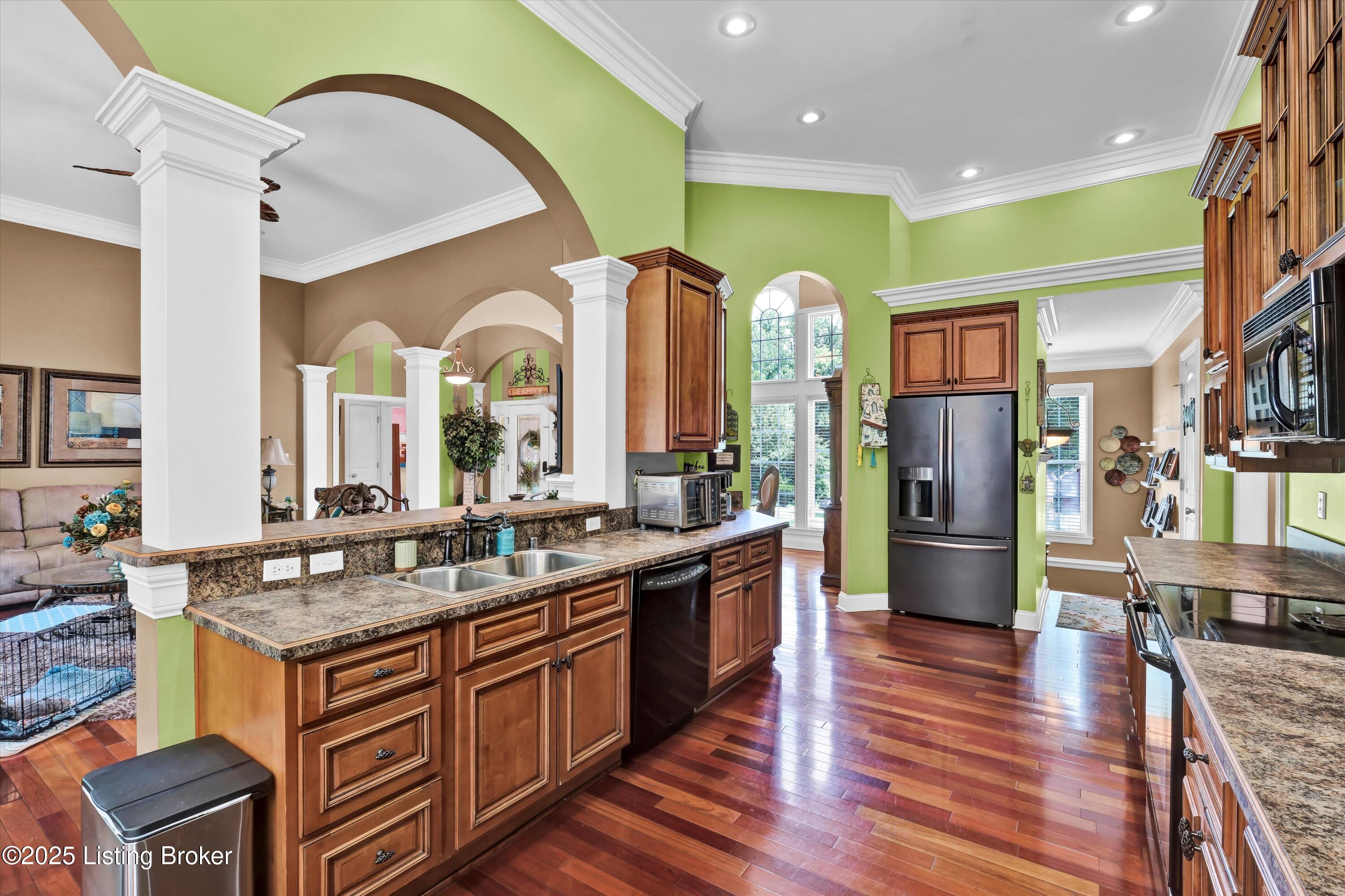 9007 Hi View Ln