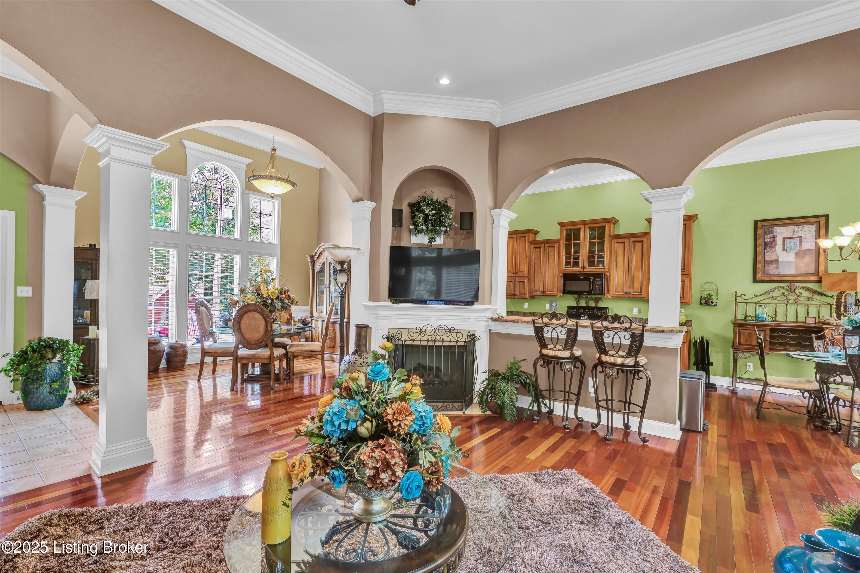 9007 Hi View Ln