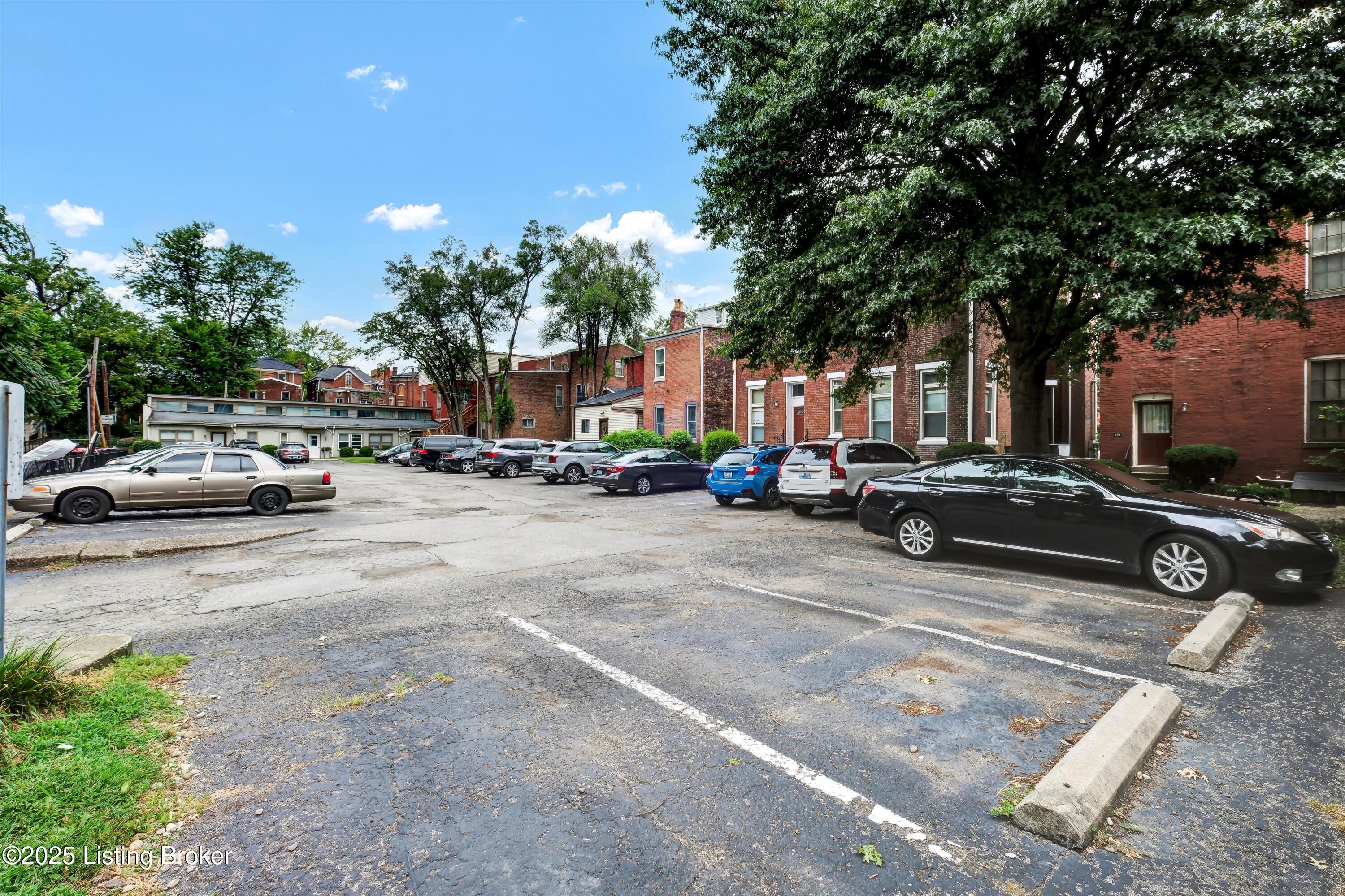 130 E Oak St 1