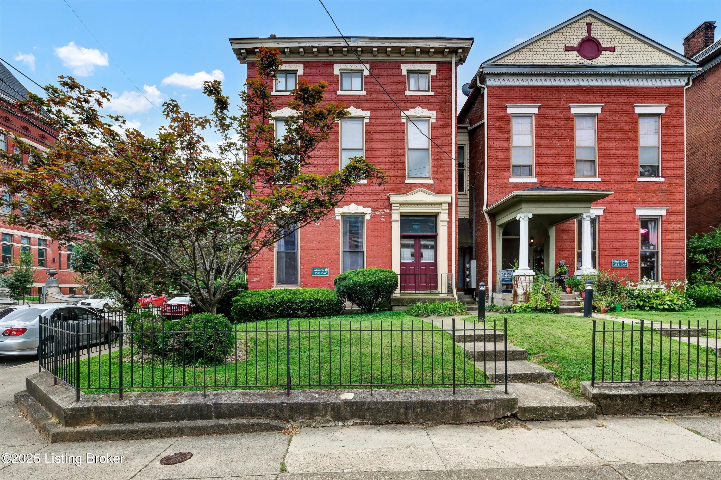 130 E Oak St 1