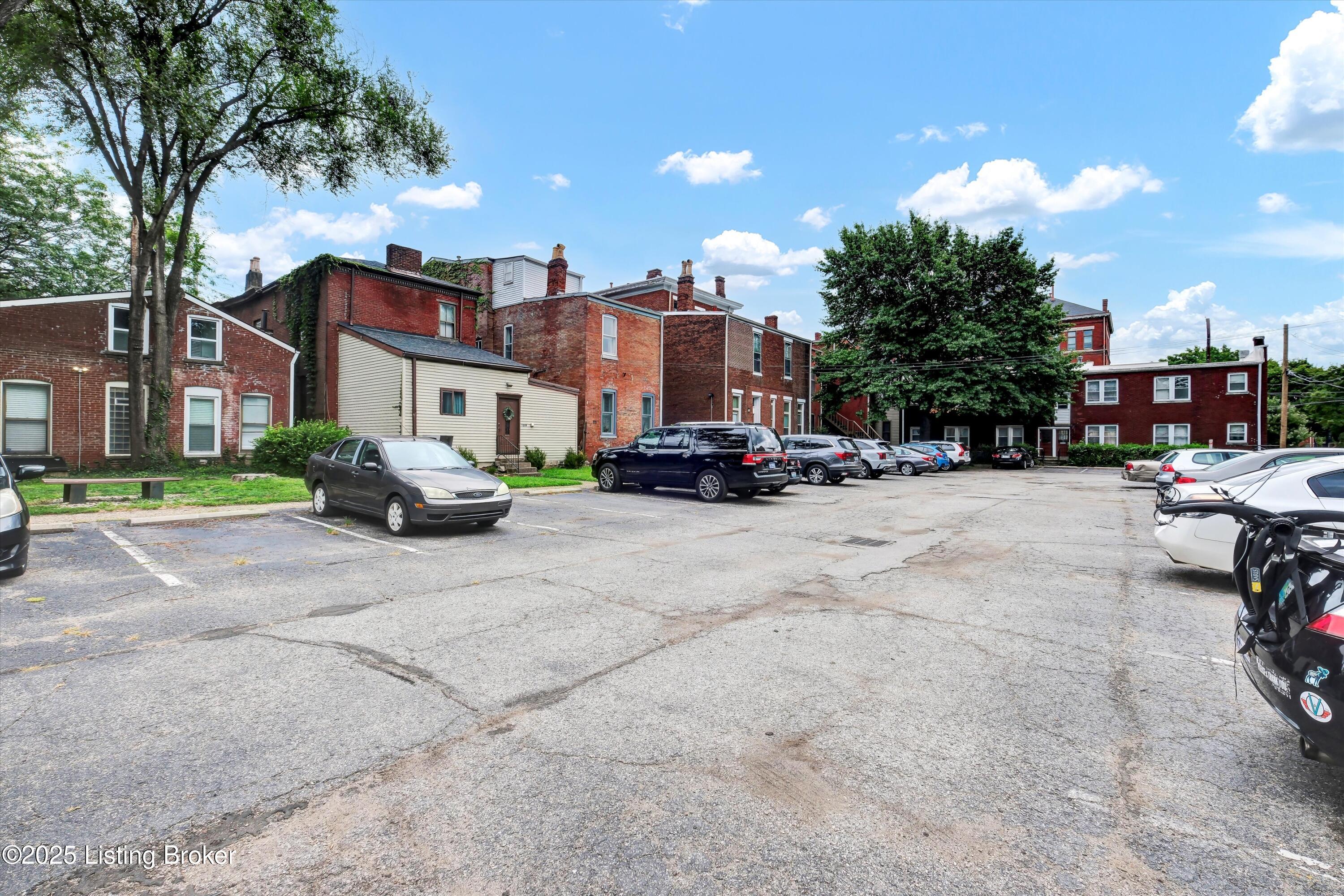 130 E Oak St 1