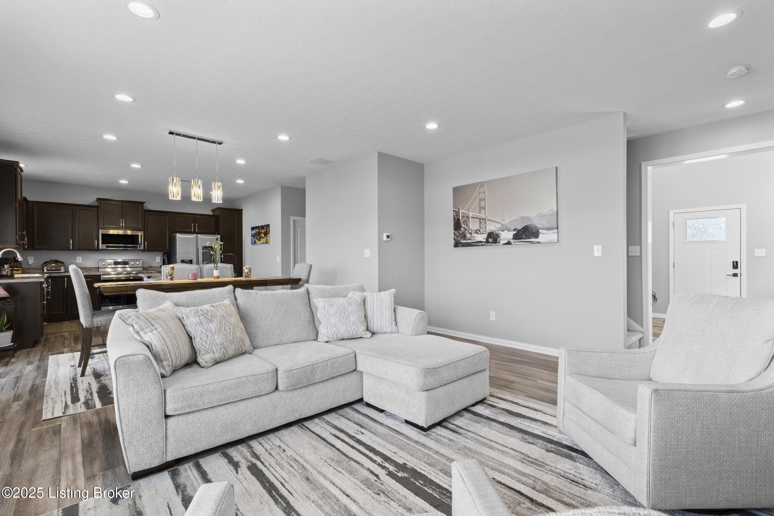 6411 Oak Village Dr