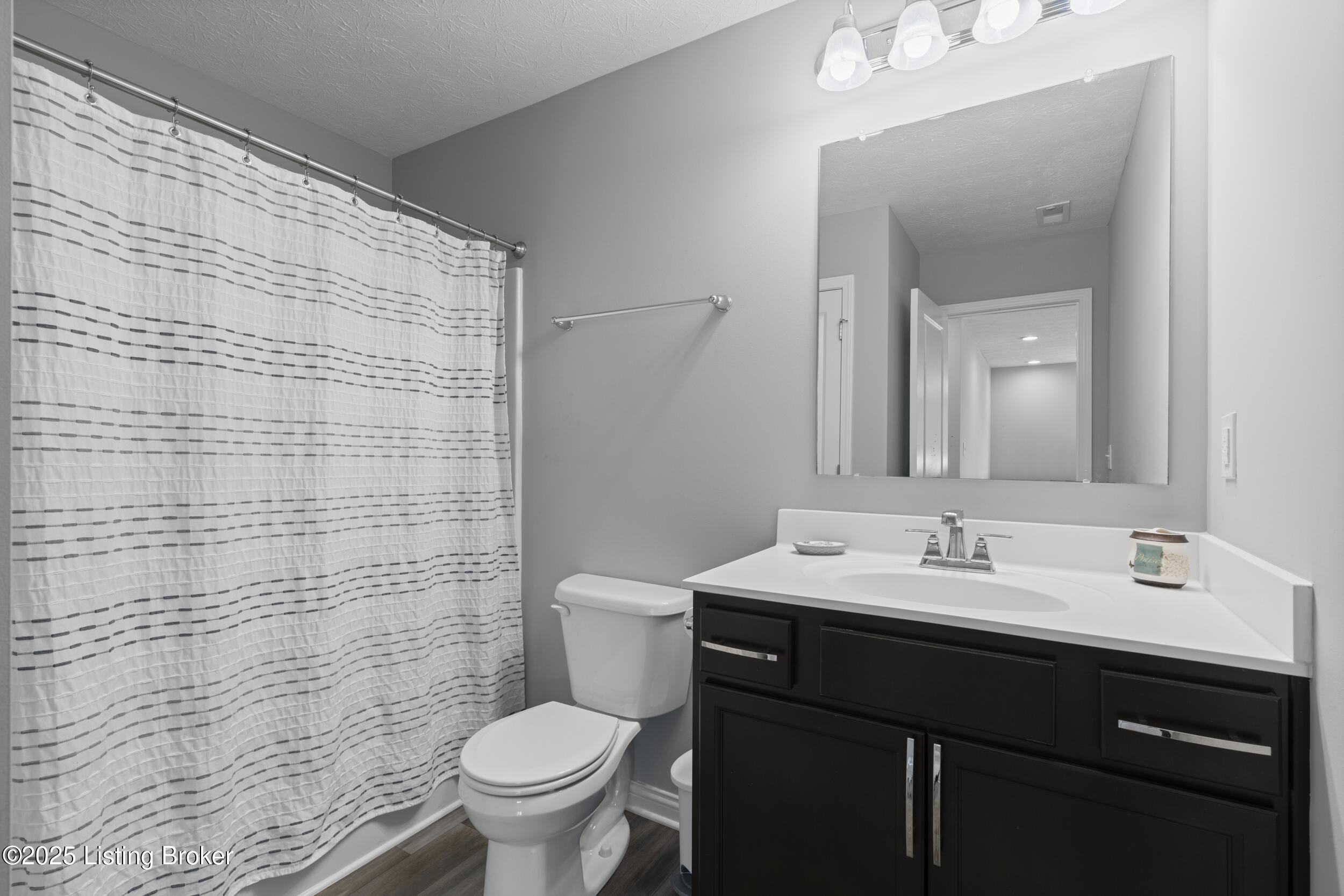 6411 Oak Village Dr