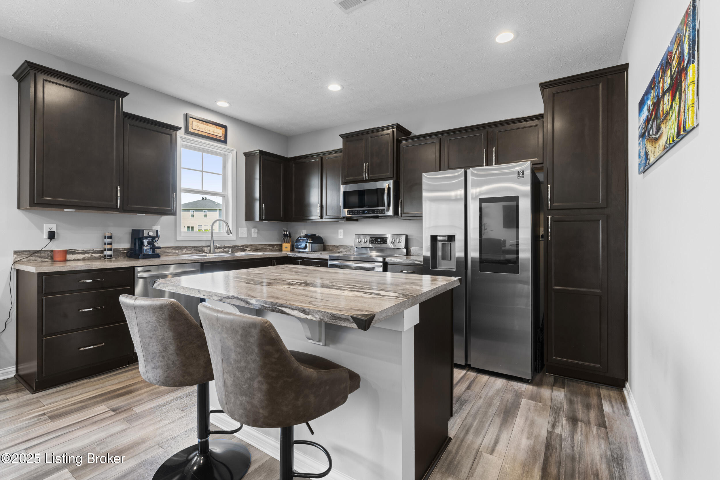 6411 Oak Village Dr