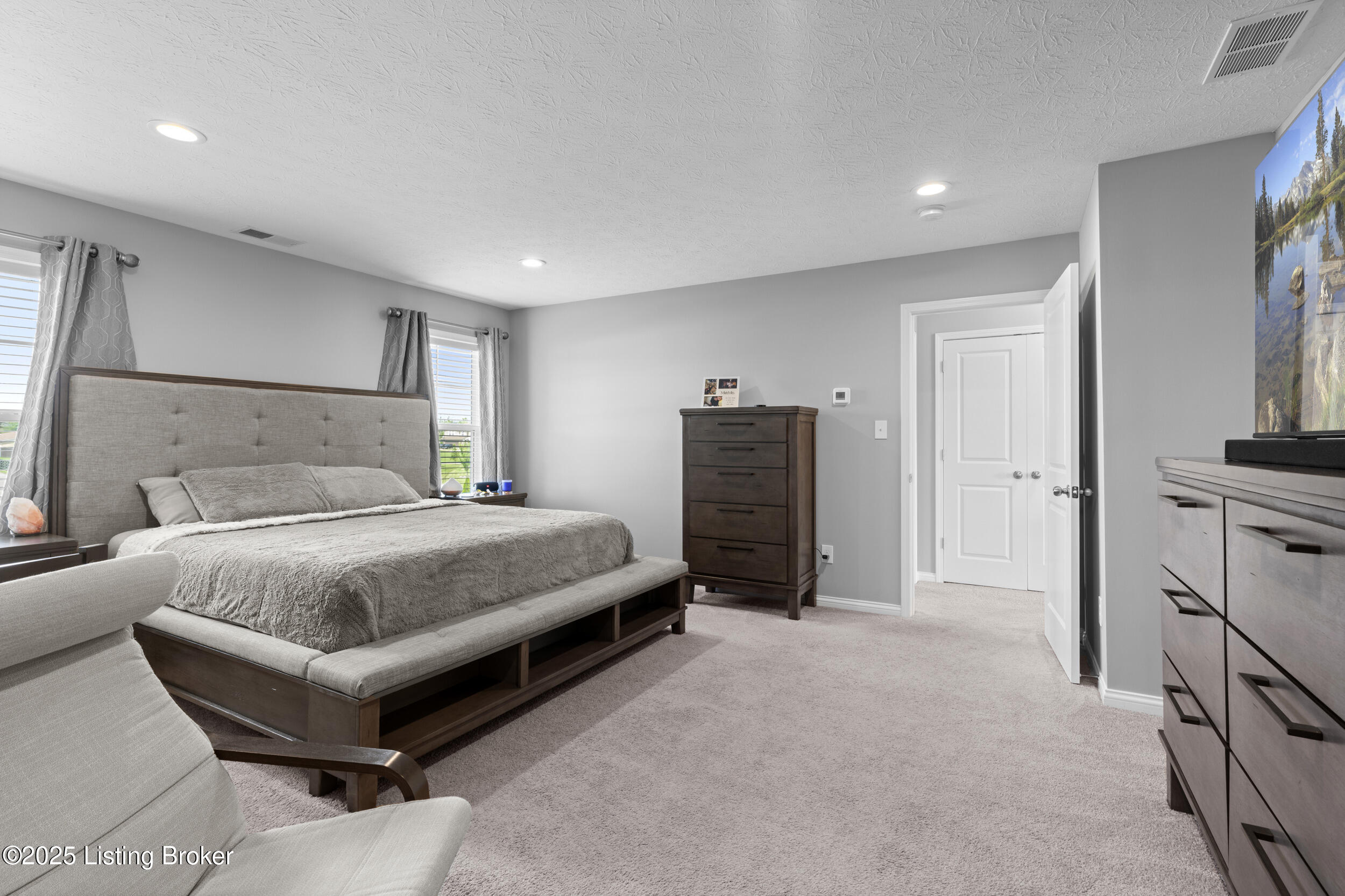 6411 Oak Village Dr