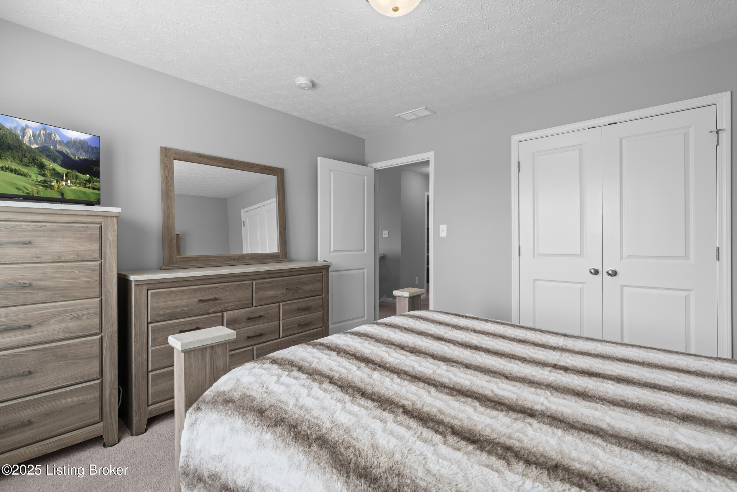 6411 Oak Village Dr