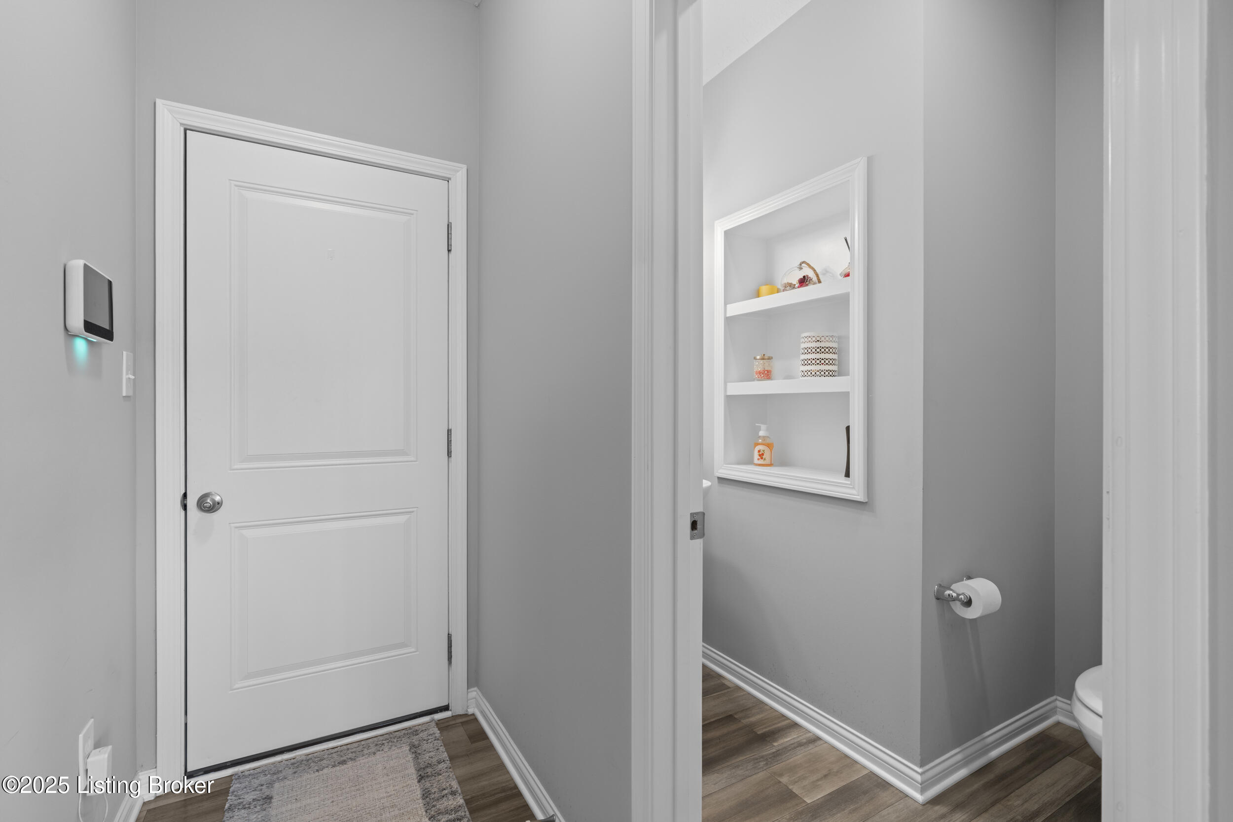 6411 Oak Village Dr