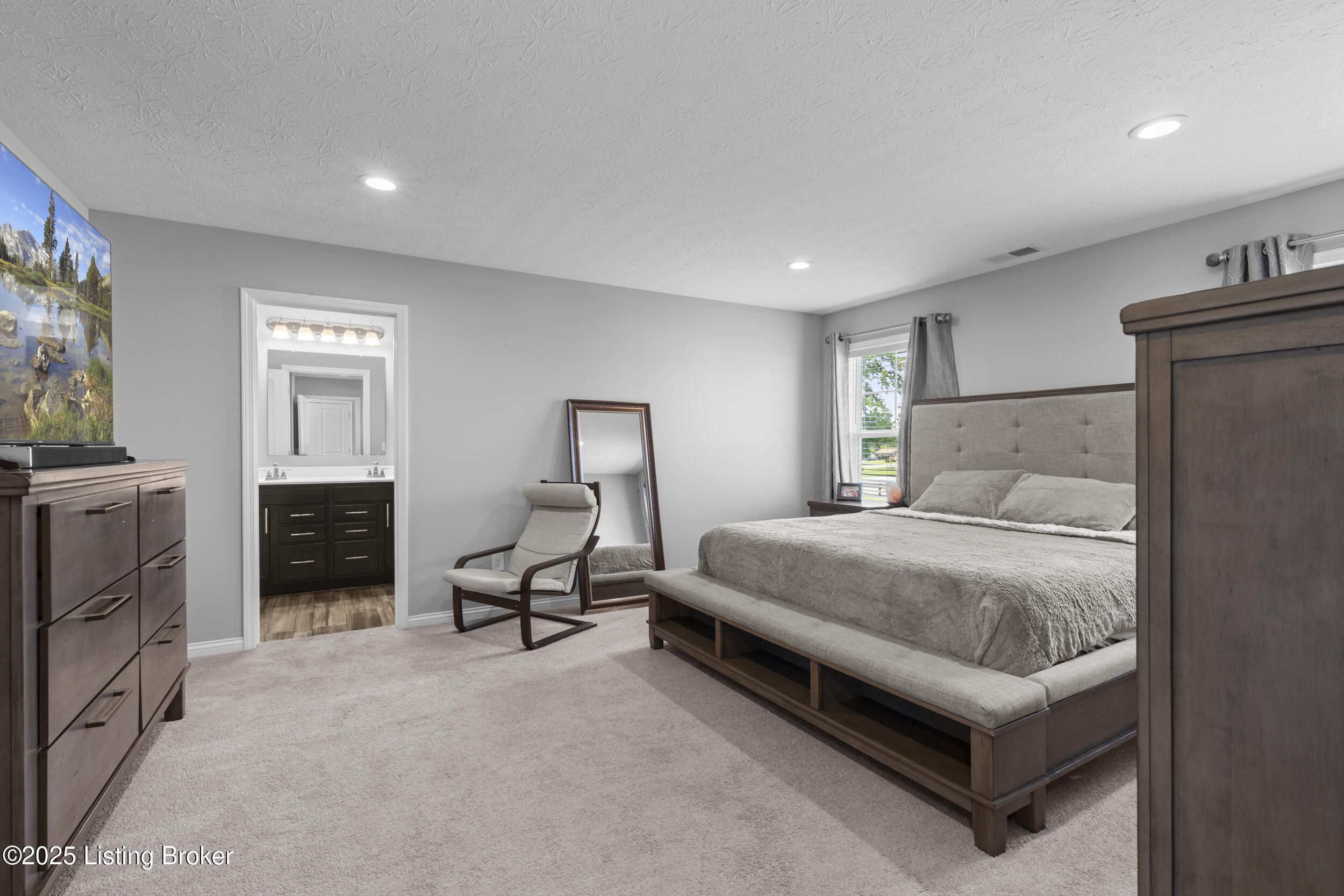 6411 Oak Village Dr