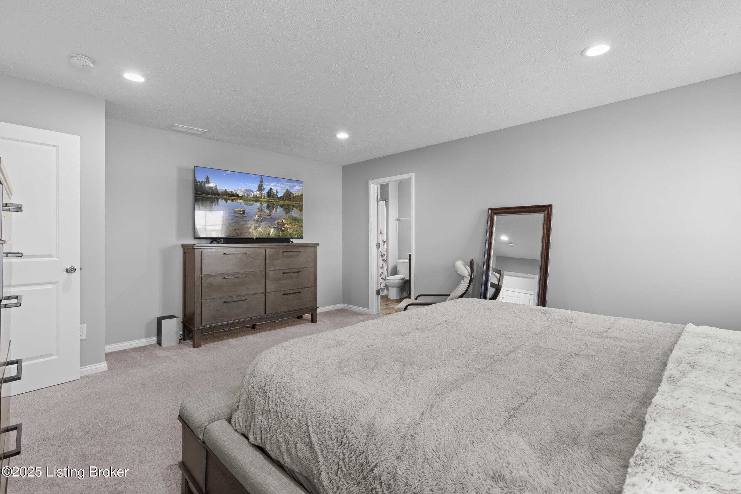 6411 Oak Village Dr