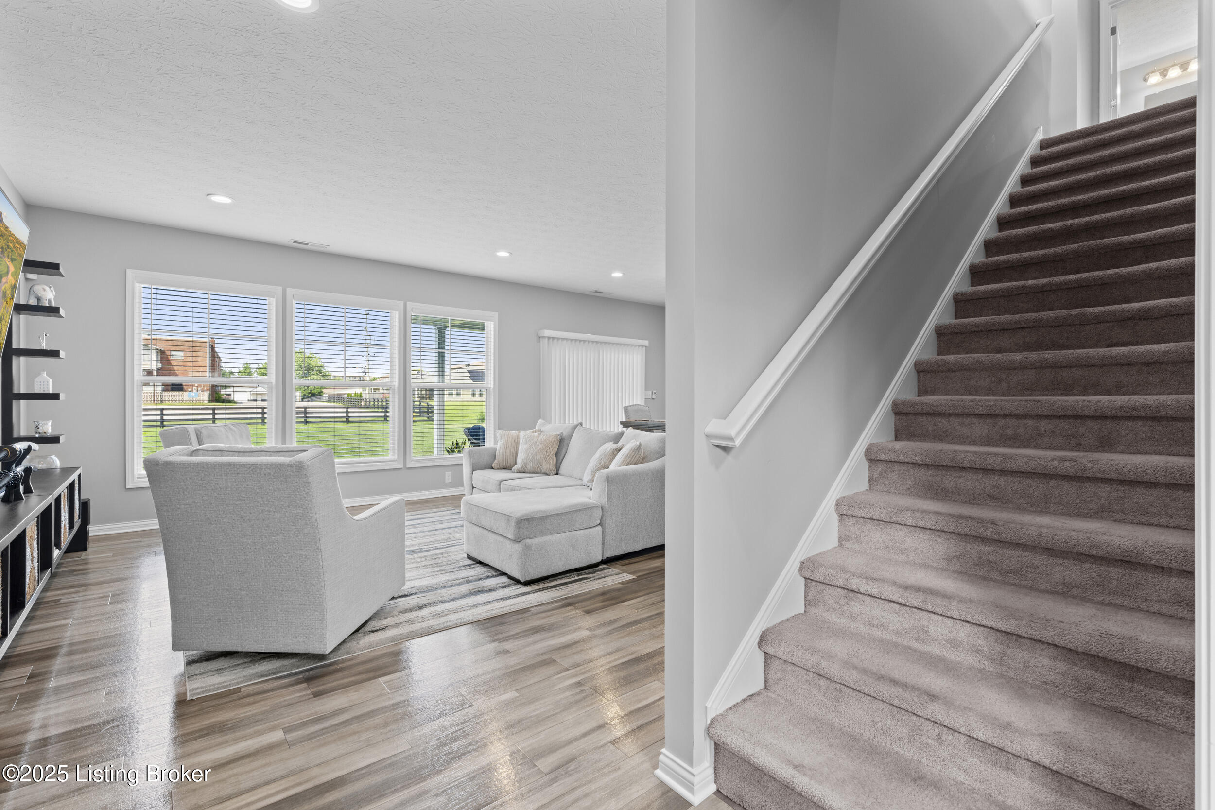 6411 Oak Village Dr