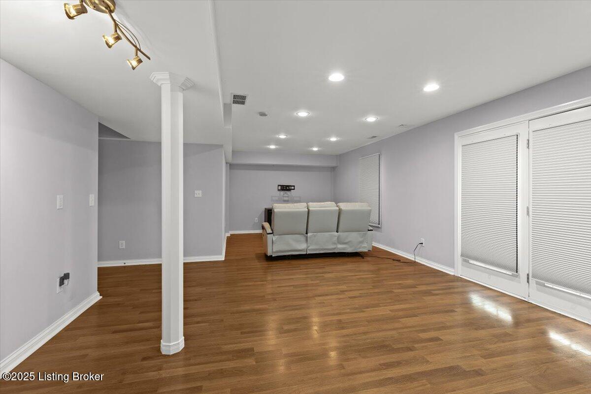 4013 Old Farm Dr