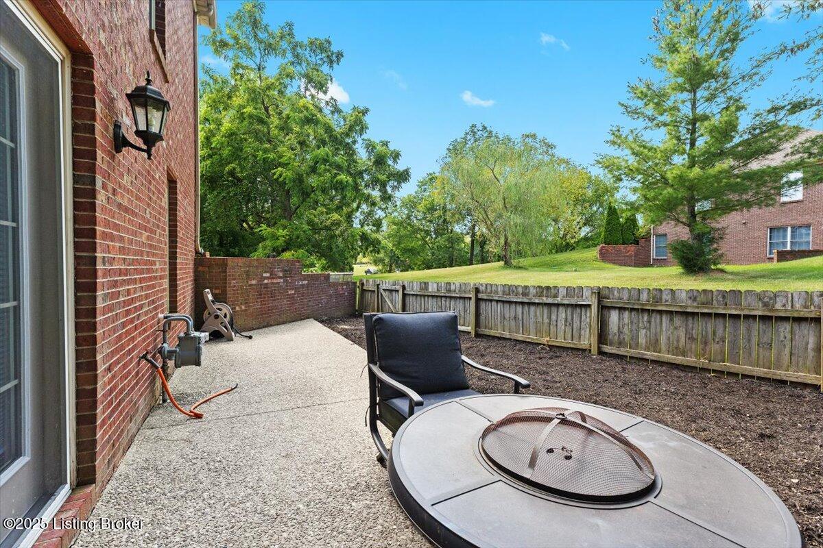 4013 Old Farm Dr