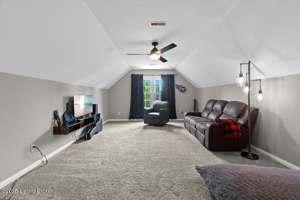 4013 Old Farm Dr