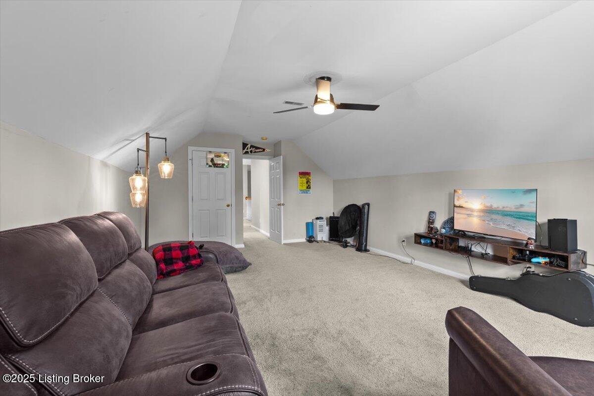 4013 Old Farm Dr