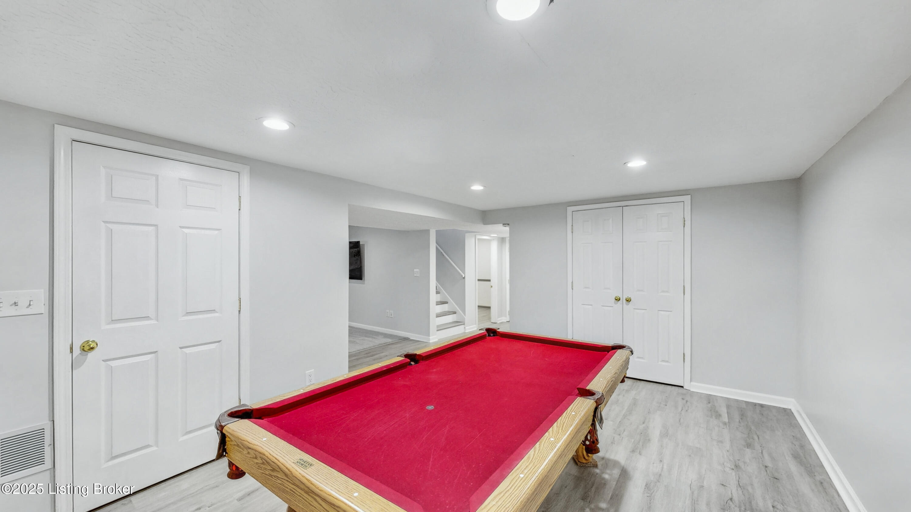 4004 Delaware Dr