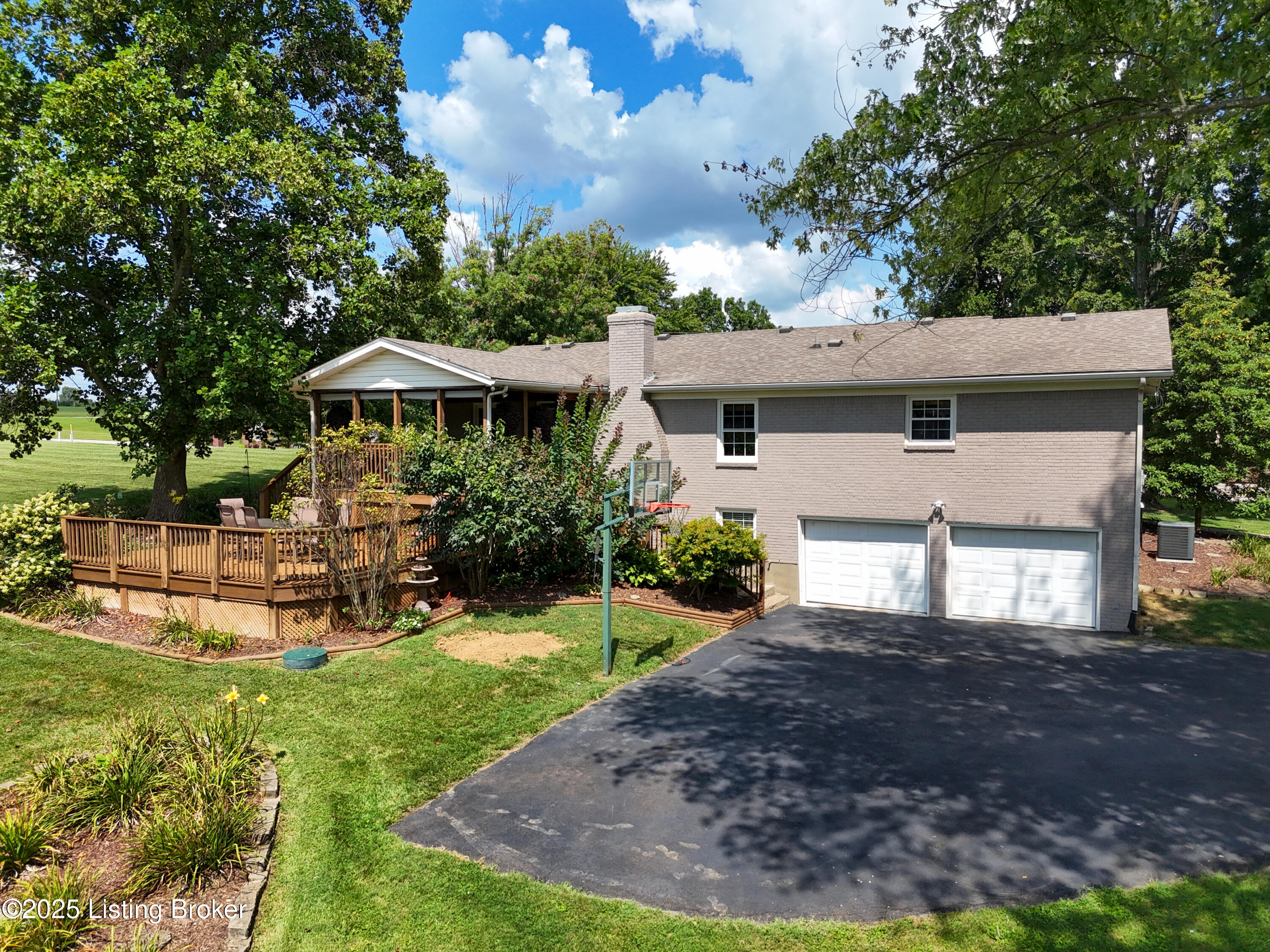 4004 Delaware Dr