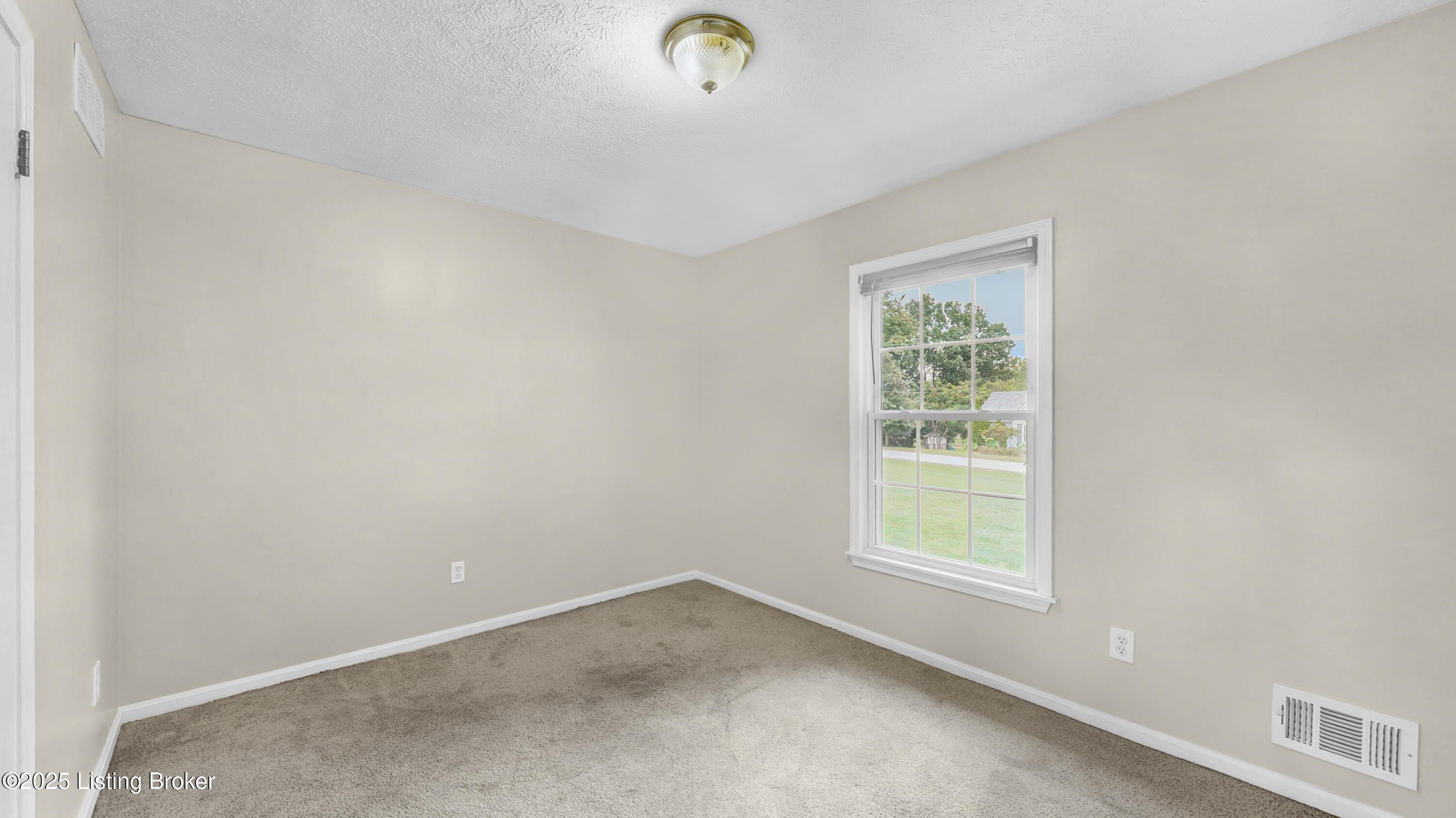 4004 Delaware Dr
