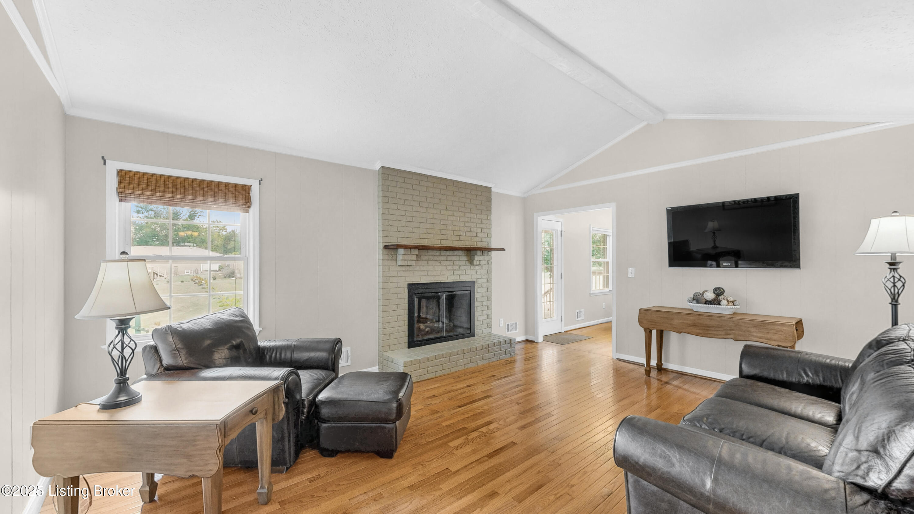 4004 Delaware Dr