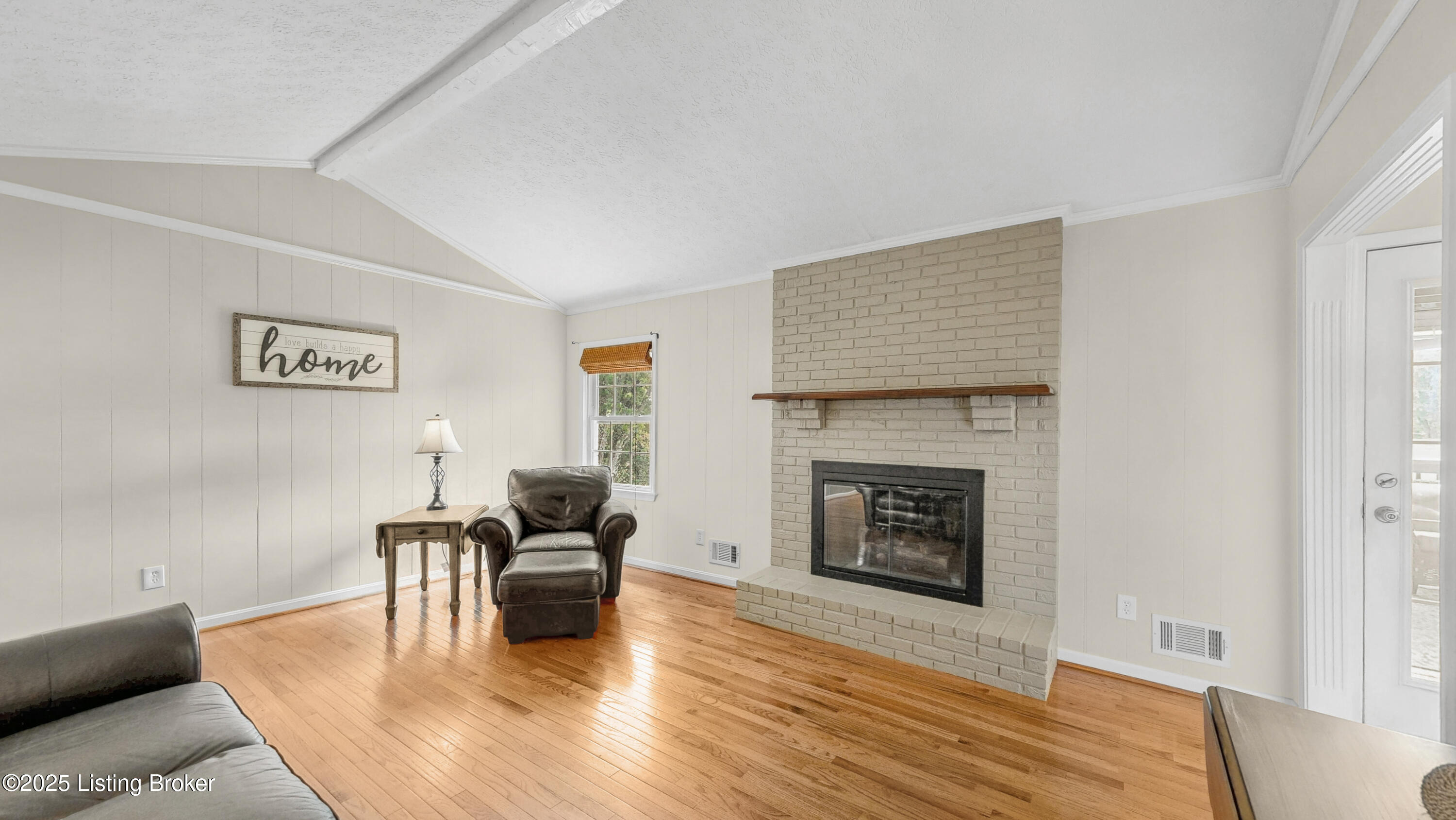 4004 Delaware Dr