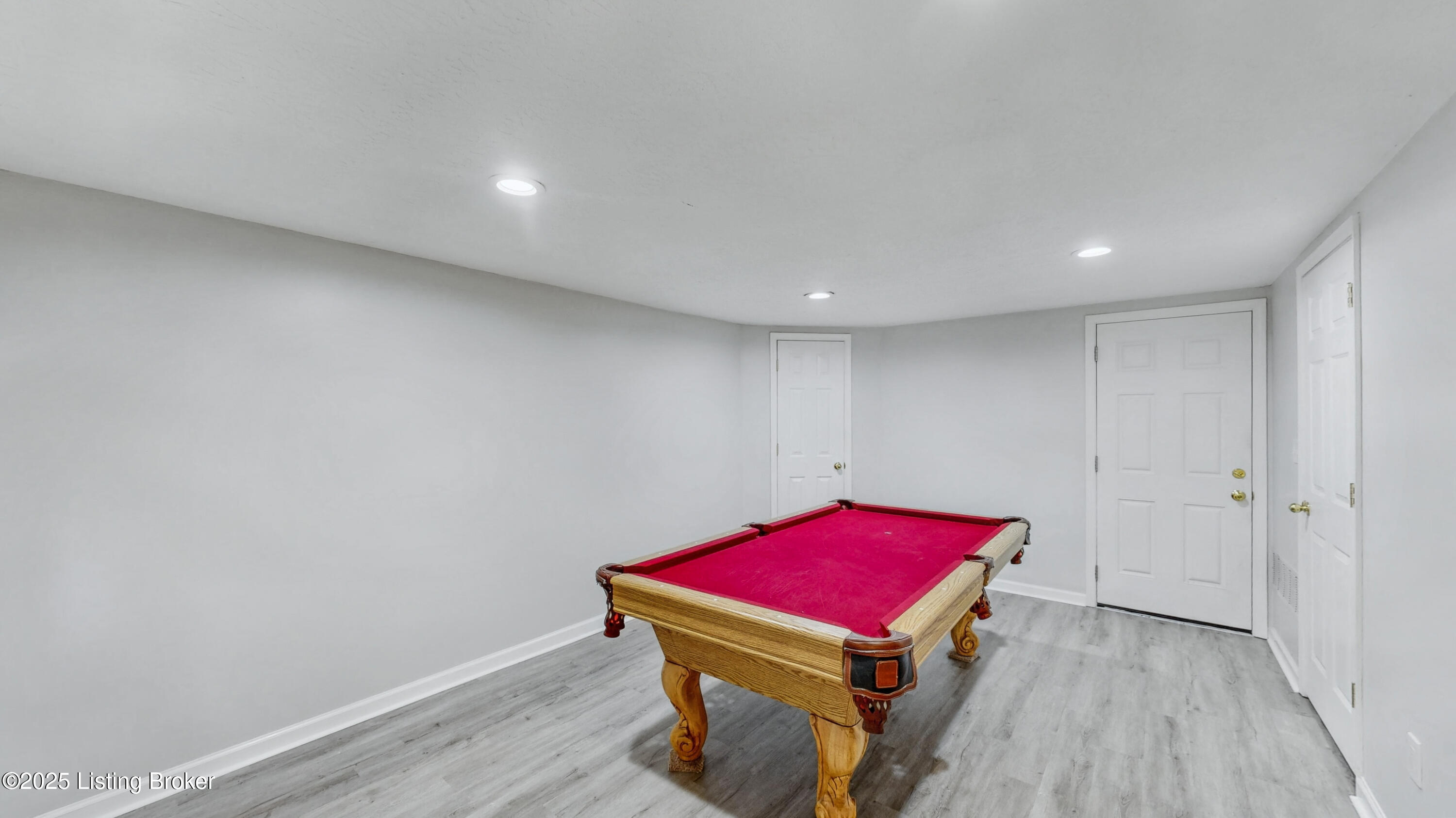 4004 Delaware Dr