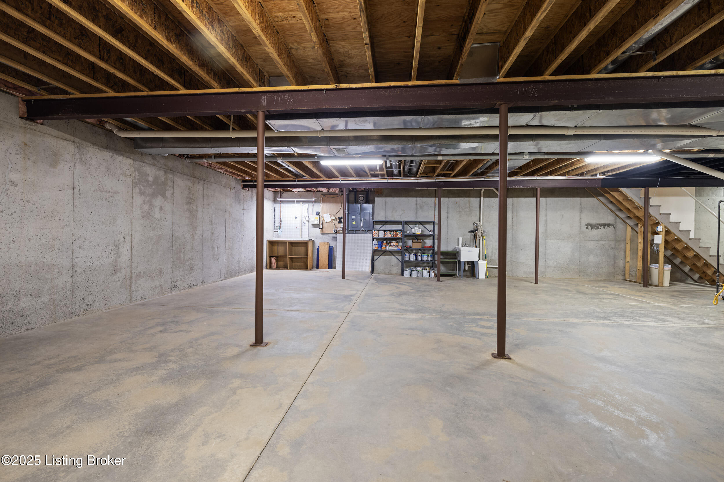 2617 Alia Cir