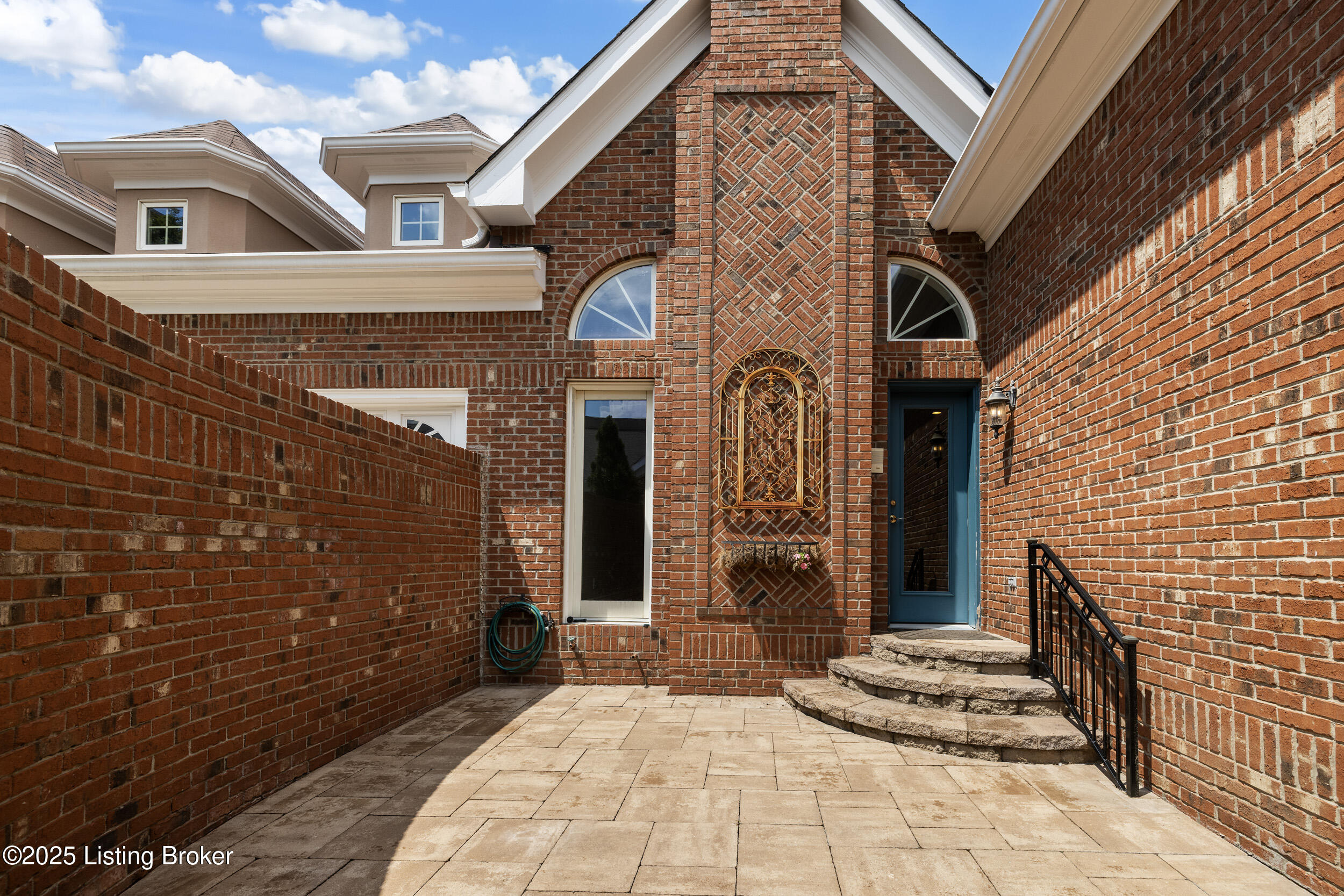 2617 Alia Cir