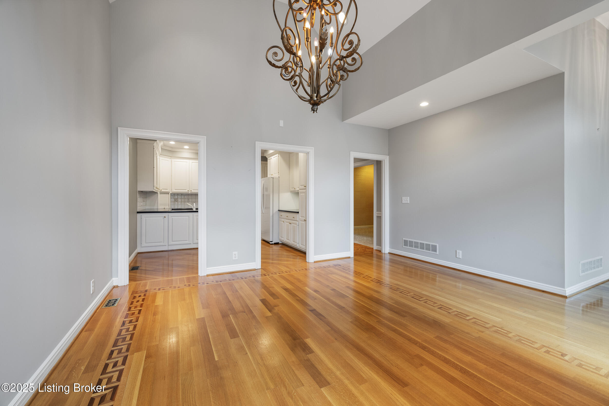 2617 Alia Cir