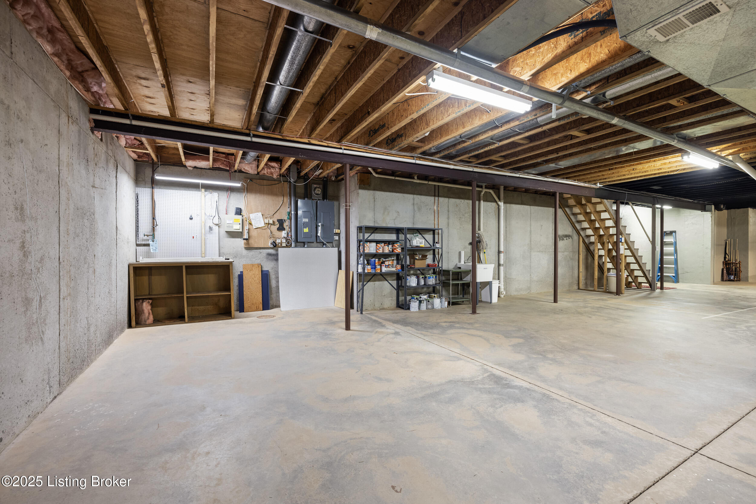 2617 Alia Cir