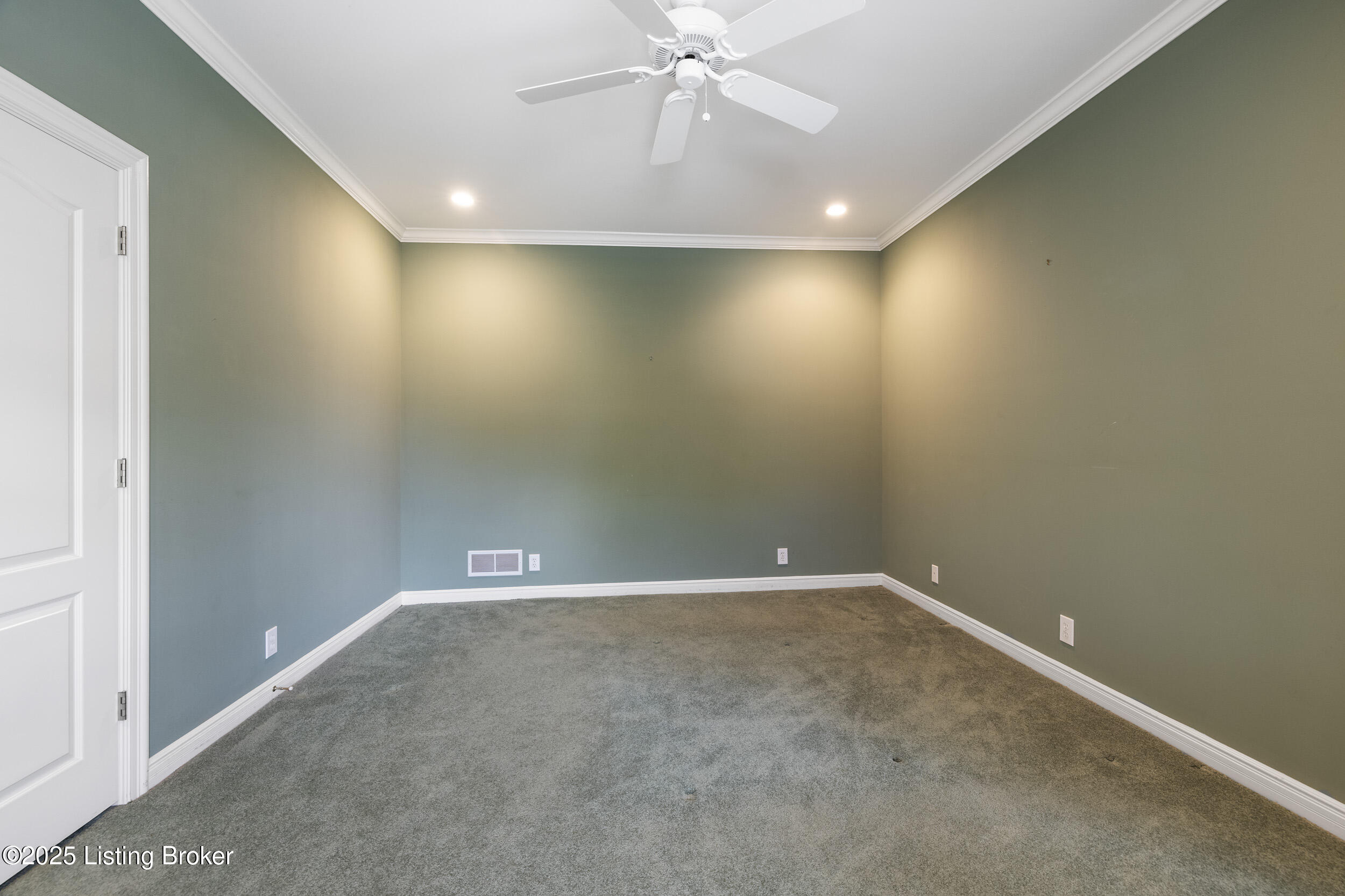 2617 Alia Cir
