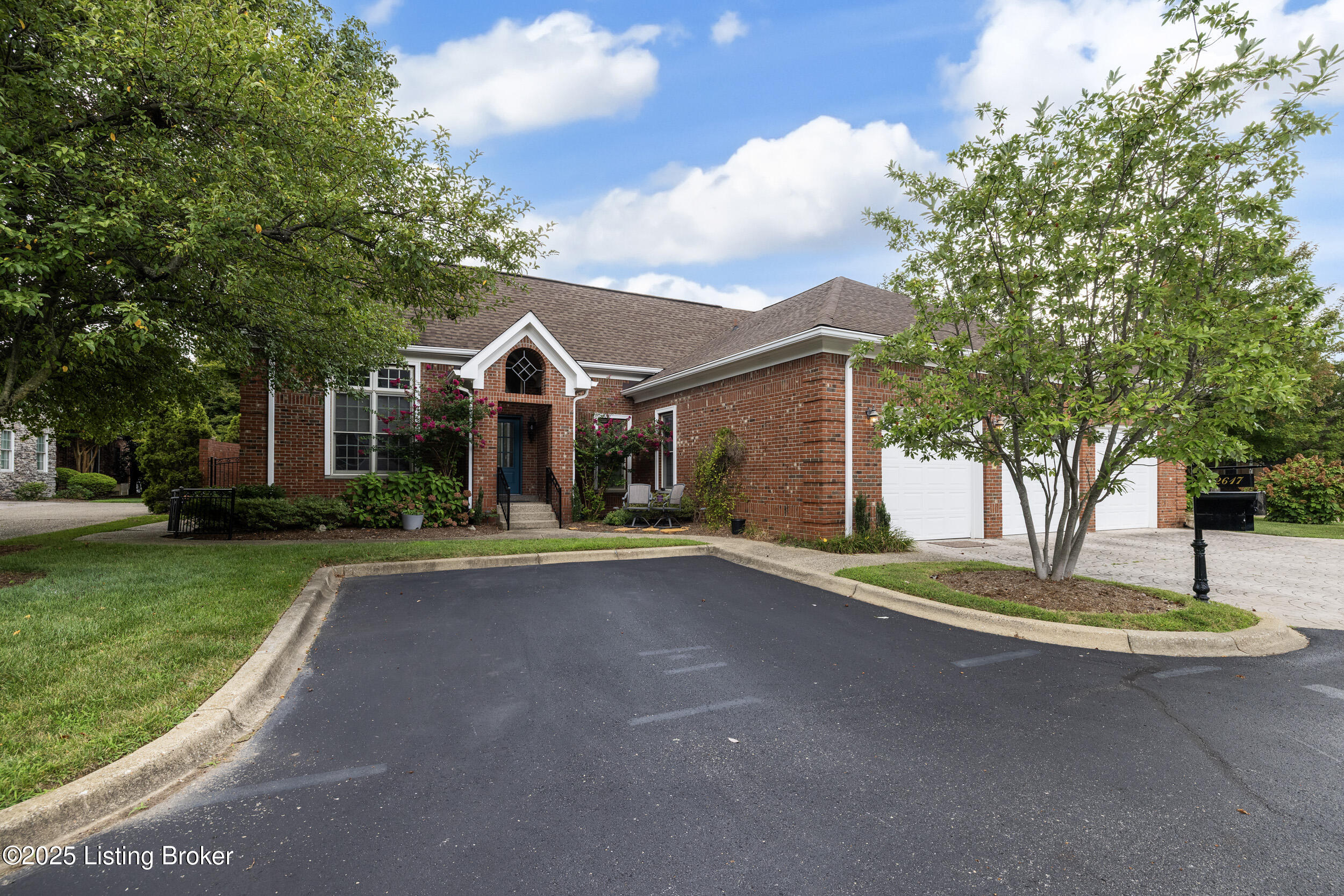 2617 Alia Cir