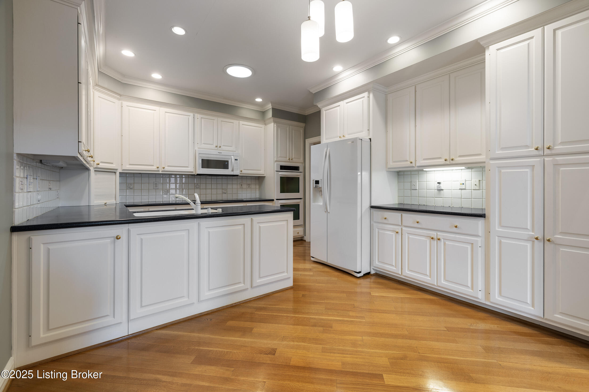 2617 Alia Cir