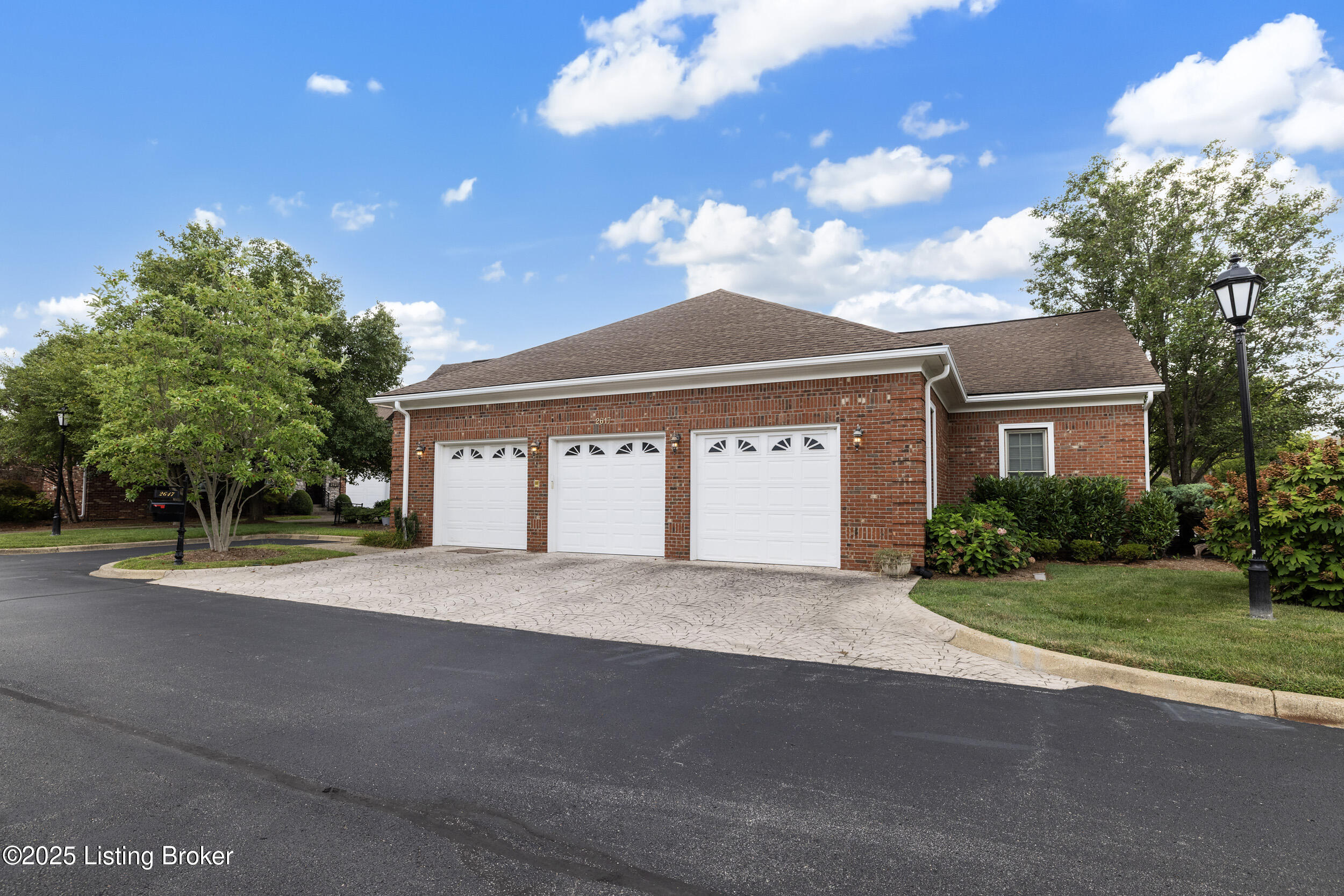 2617 Alia Cir