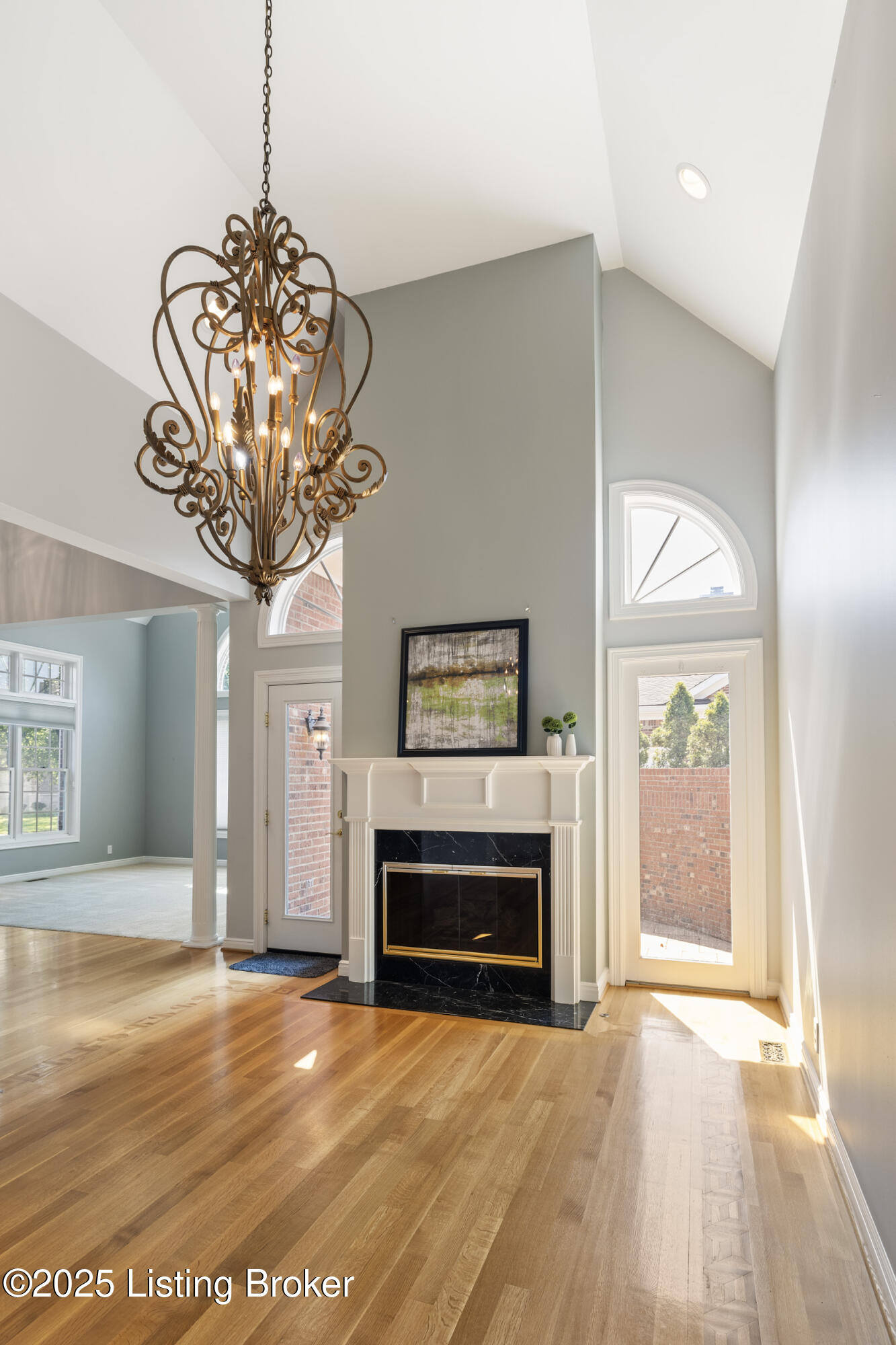 2617 Alia Cir