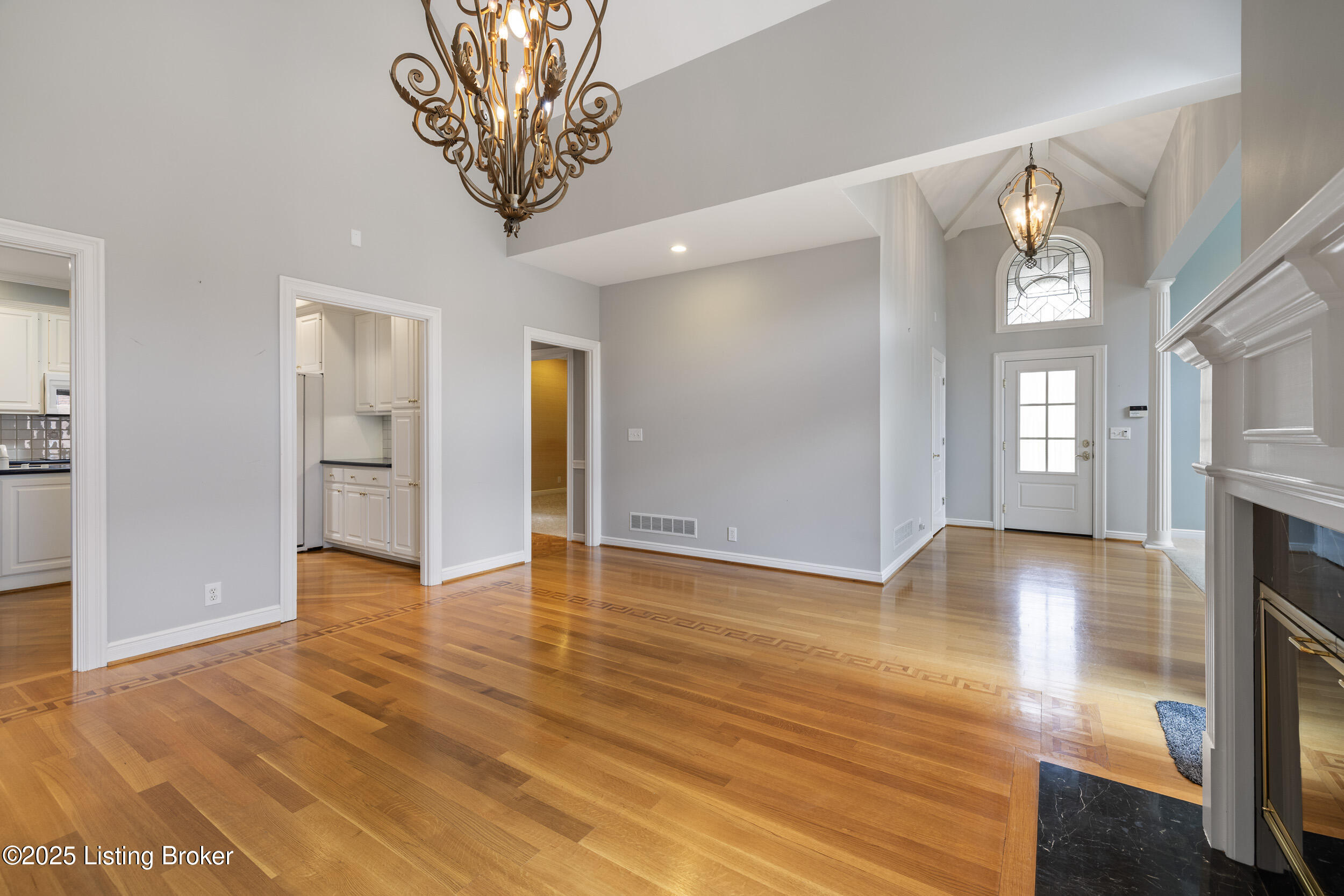 2617 Alia Cir