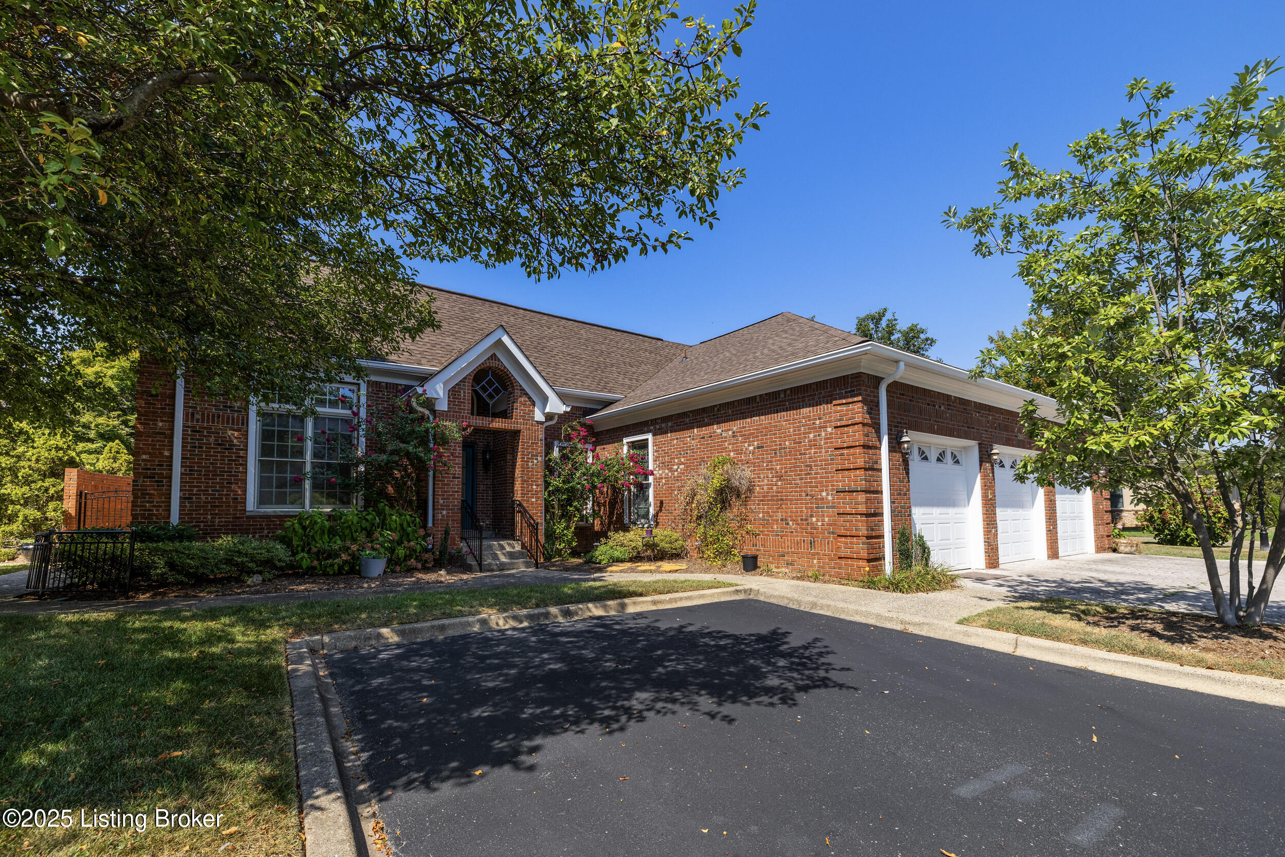 2617 Alia Cir