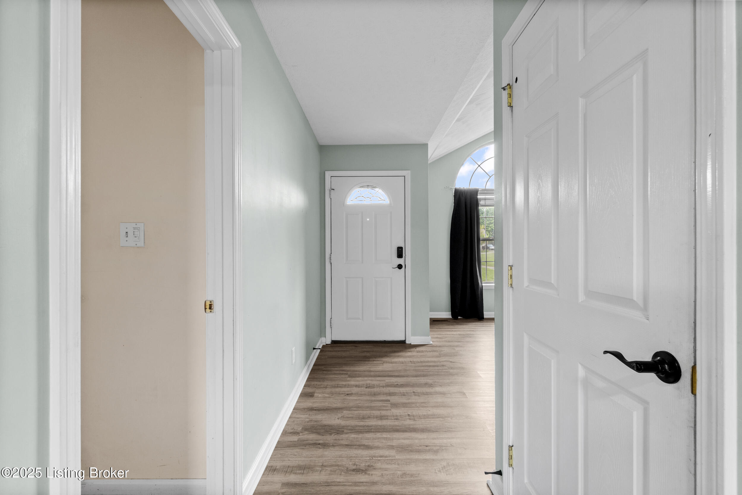 293 Trevor Ct