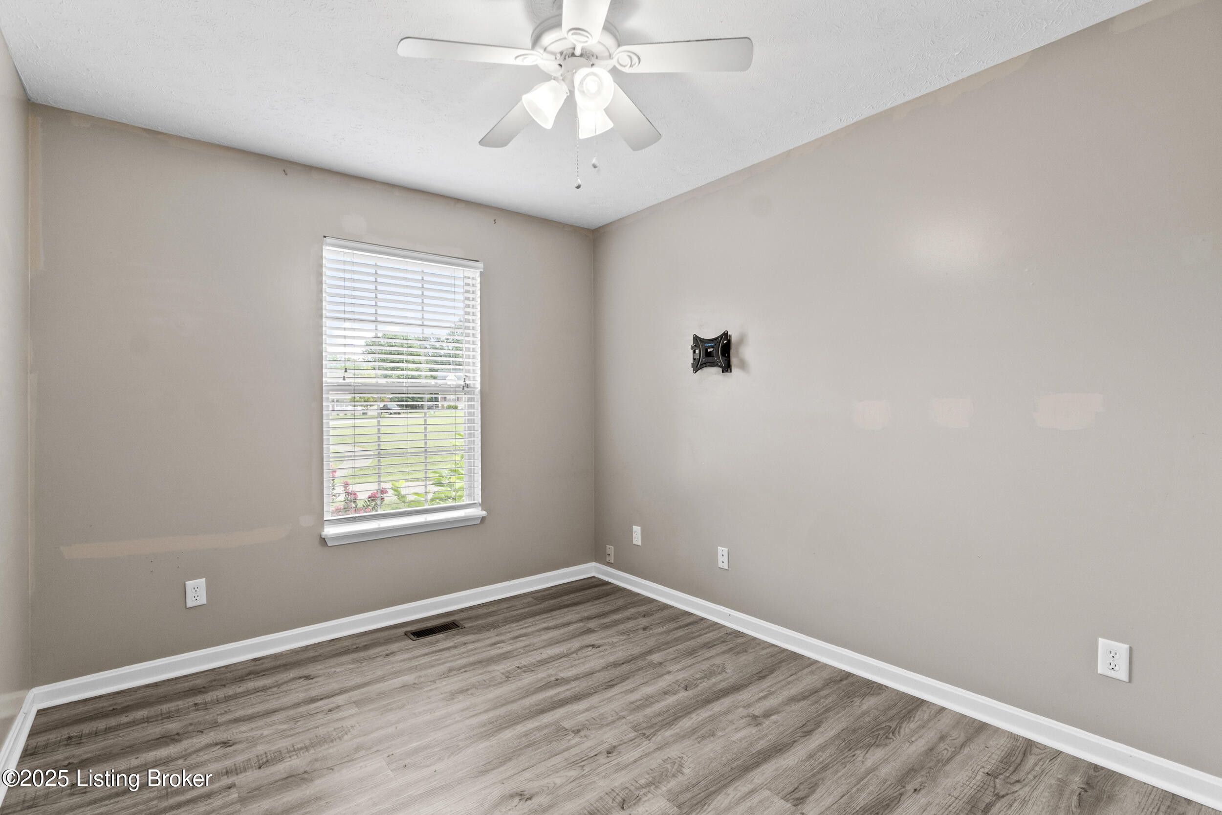 293 Trevor Ct