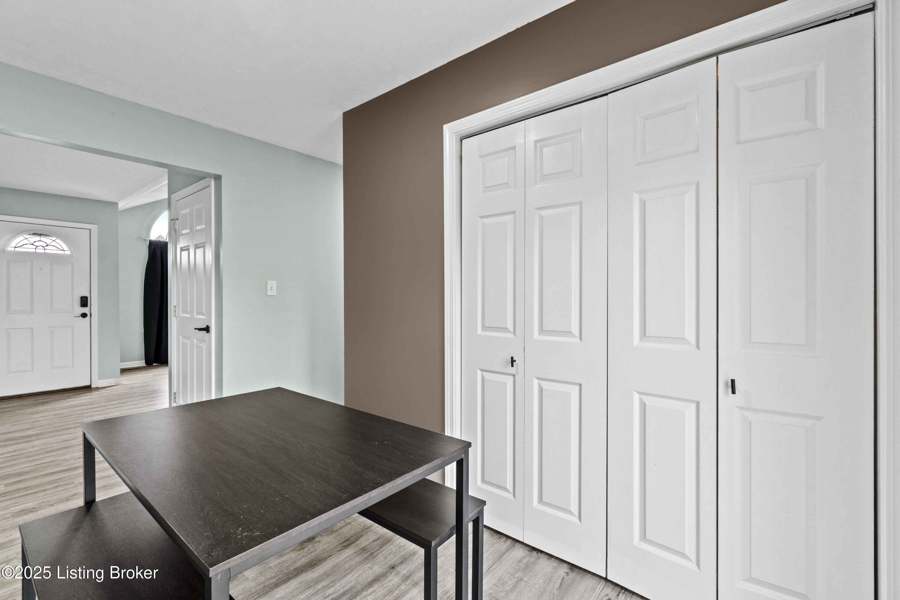 293 Trevor Ct