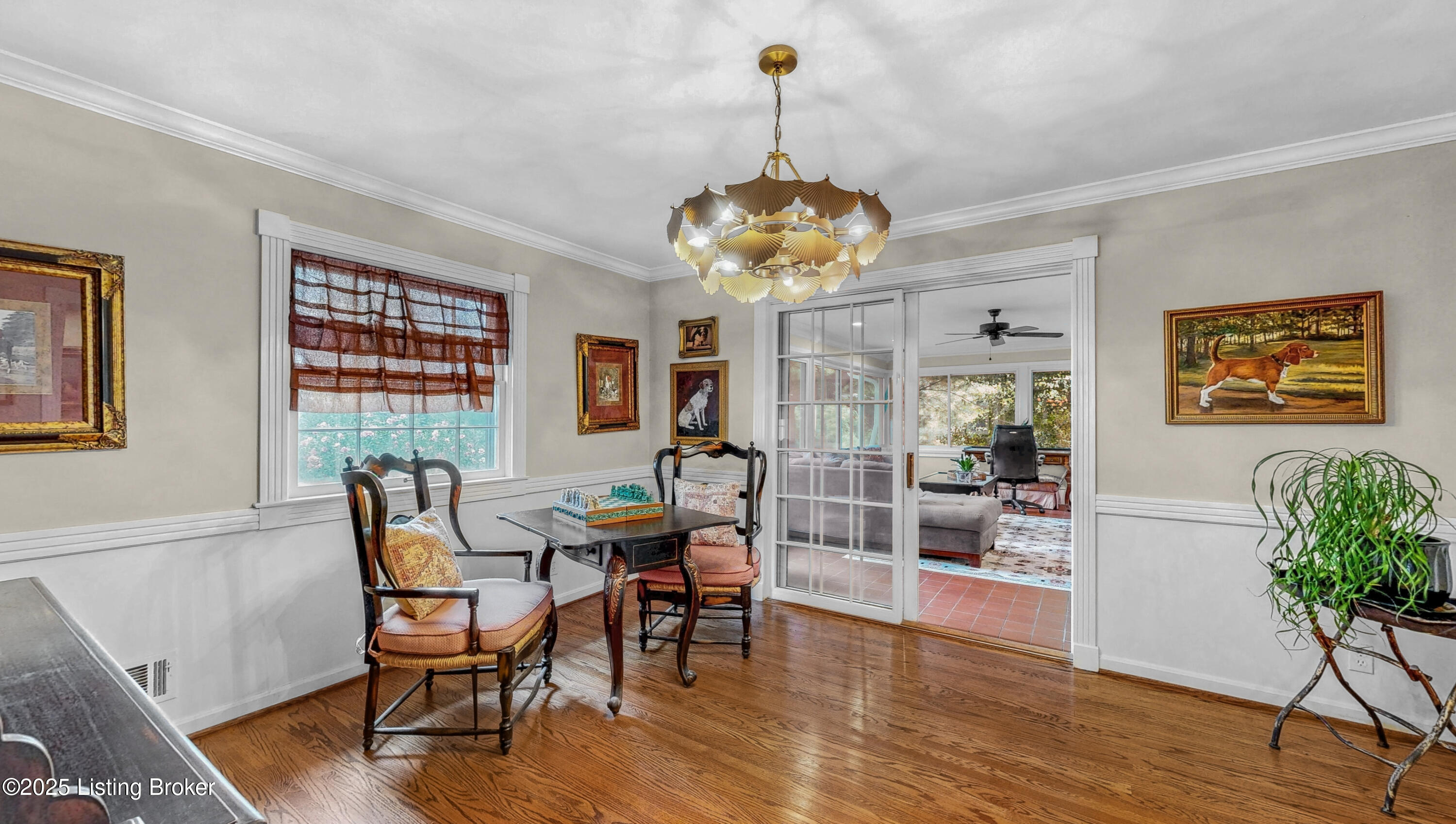 1521 Thackeray Dr
