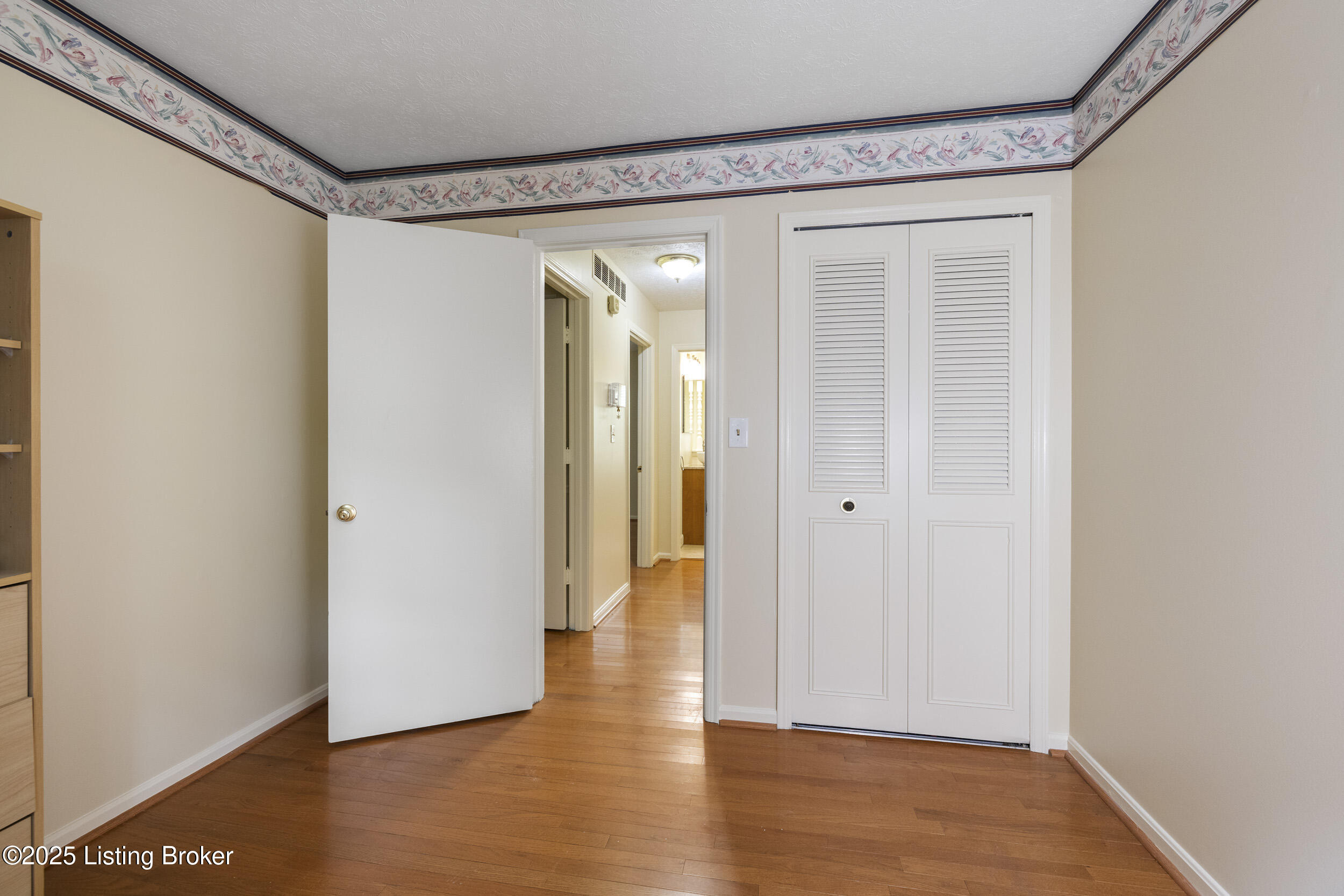1102 Woodcroft Ct